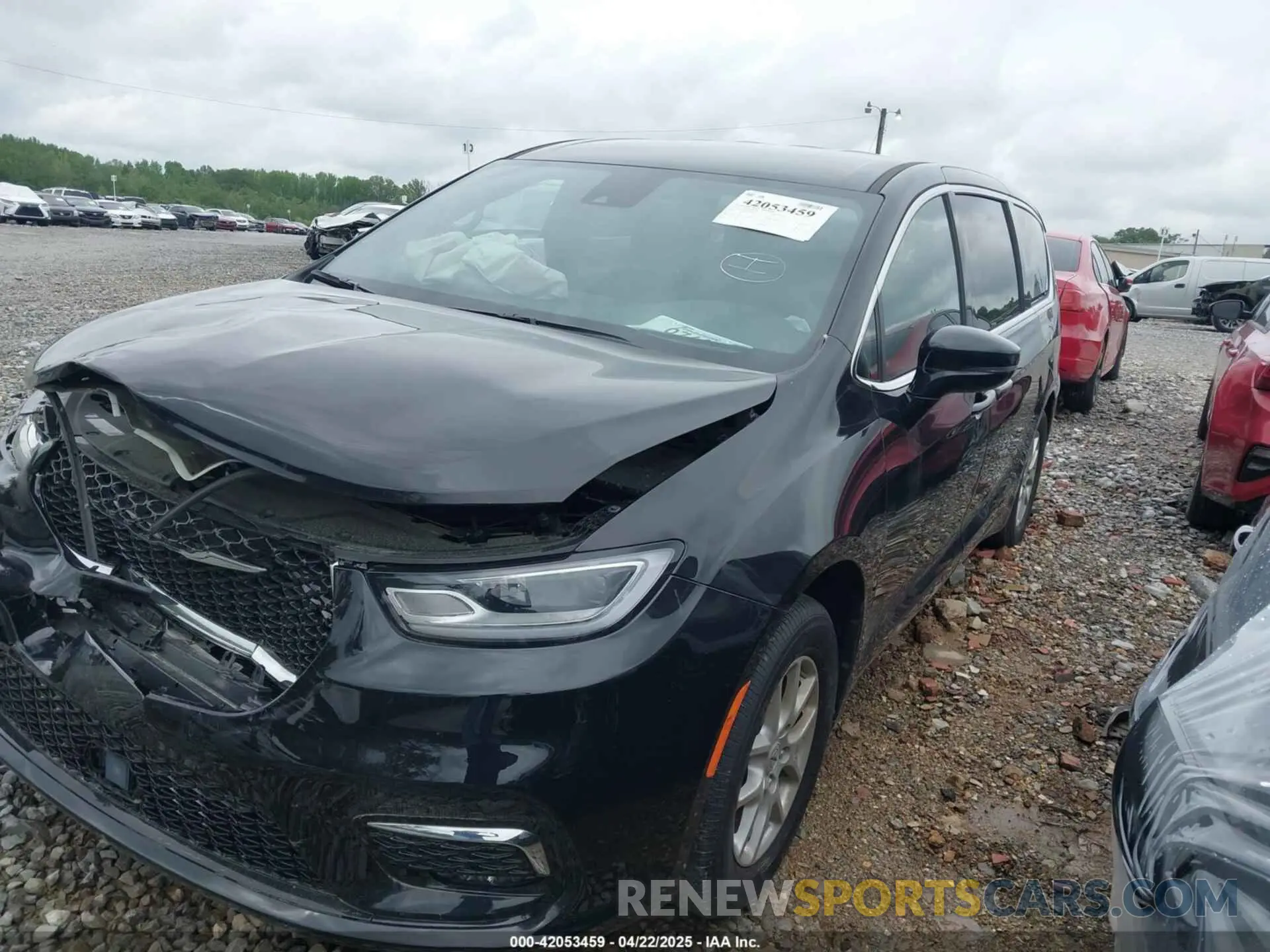 2 Photograph of a damaged car 2C4RC1FG6RR200439 CHRYSLER PACIFICA 2024