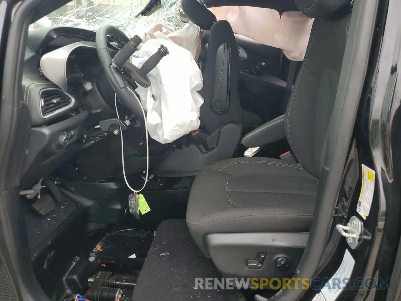 7 Photograph of a damaged car 2C4RC1FG8RR144018 CHRYSLER PACIFICA 2024