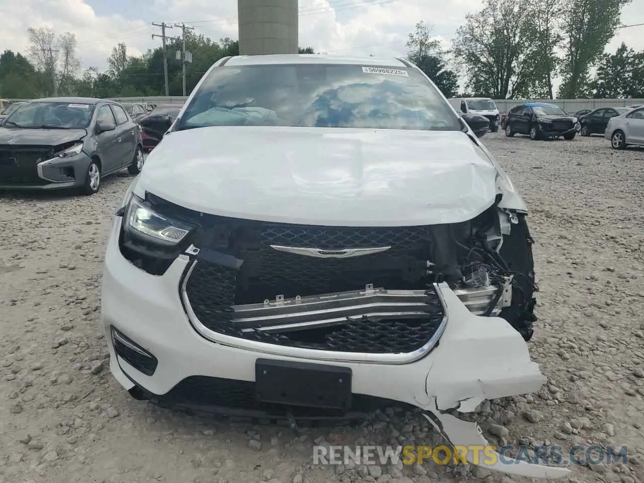 5 Photograph of a damaged car 2C4RC1FGXRR135546 CHRYSLER PACIFICA 2024