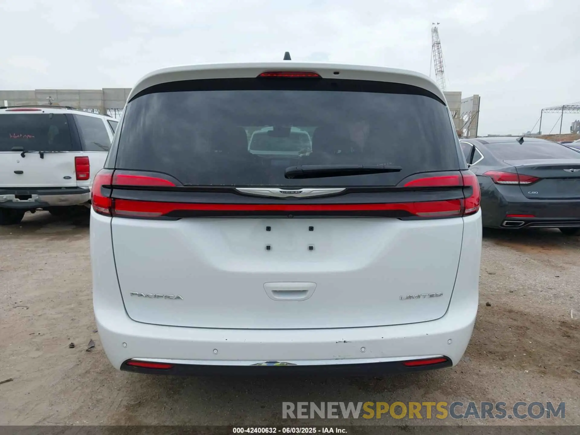 16 Photograph of a damaged car 2C4RC1GG0RR110329 CHRYSLER PACIFICA 2024
