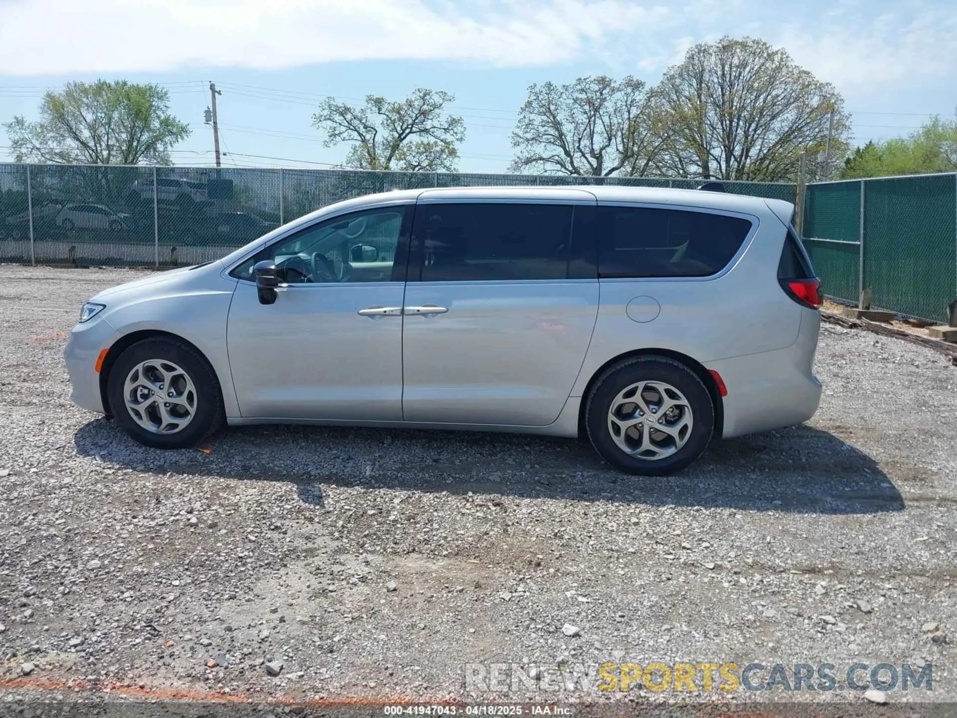 14 Photograph of a damaged car 2C4RC1GG3RR128050 CHRYSLER PACIFICA 2024