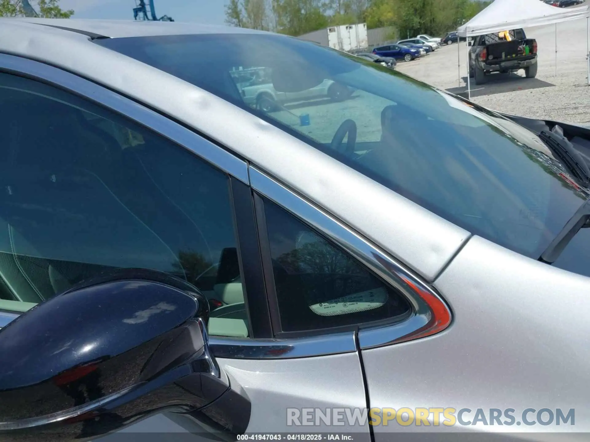 19 Photograph of a damaged car 2C4RC1GG3RR128050 CHRYSLER PACIFICA 2024