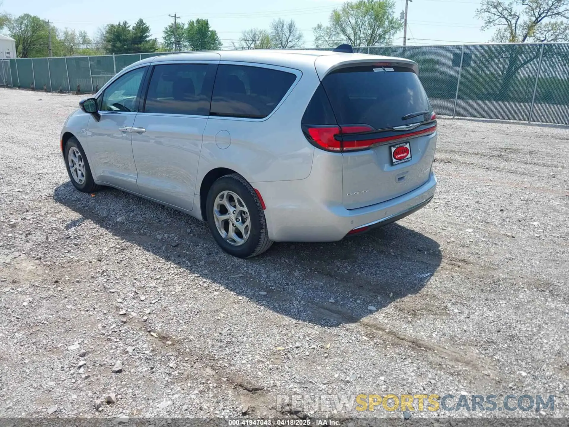 3 Photograph of a damaged car 2C4RC1GG3RR128050 CHRYSLER PACIFICA 2024