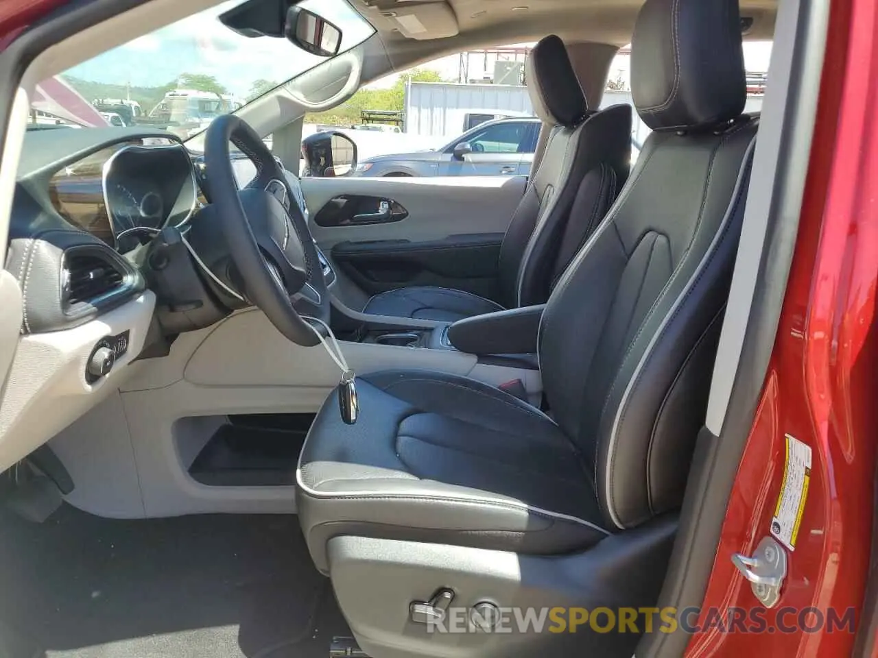 7 Photograph of a damaged car 2C4RC1GG3RR181072 CHRYSLER PACIFICA 2024