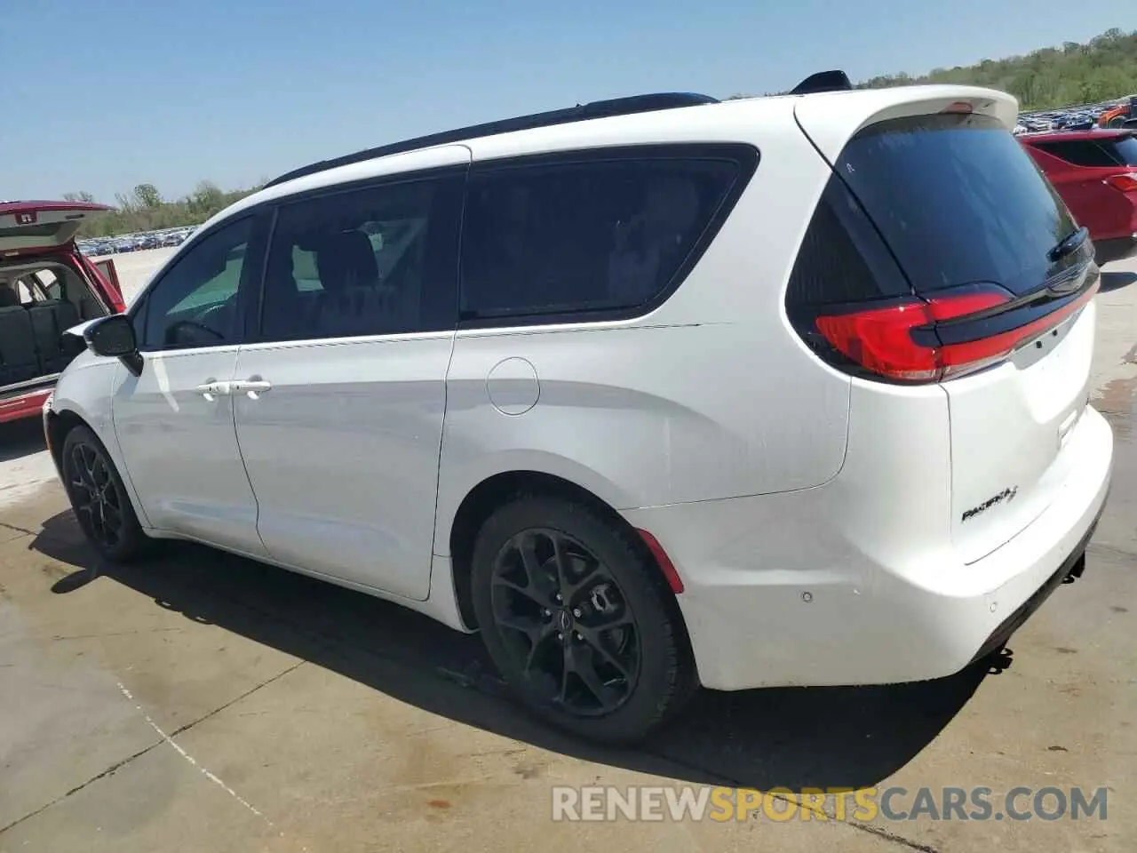2 Photograph of a damaged car 2C4RC1GGXRR130412 CHRYSLER PACIFICA 2024