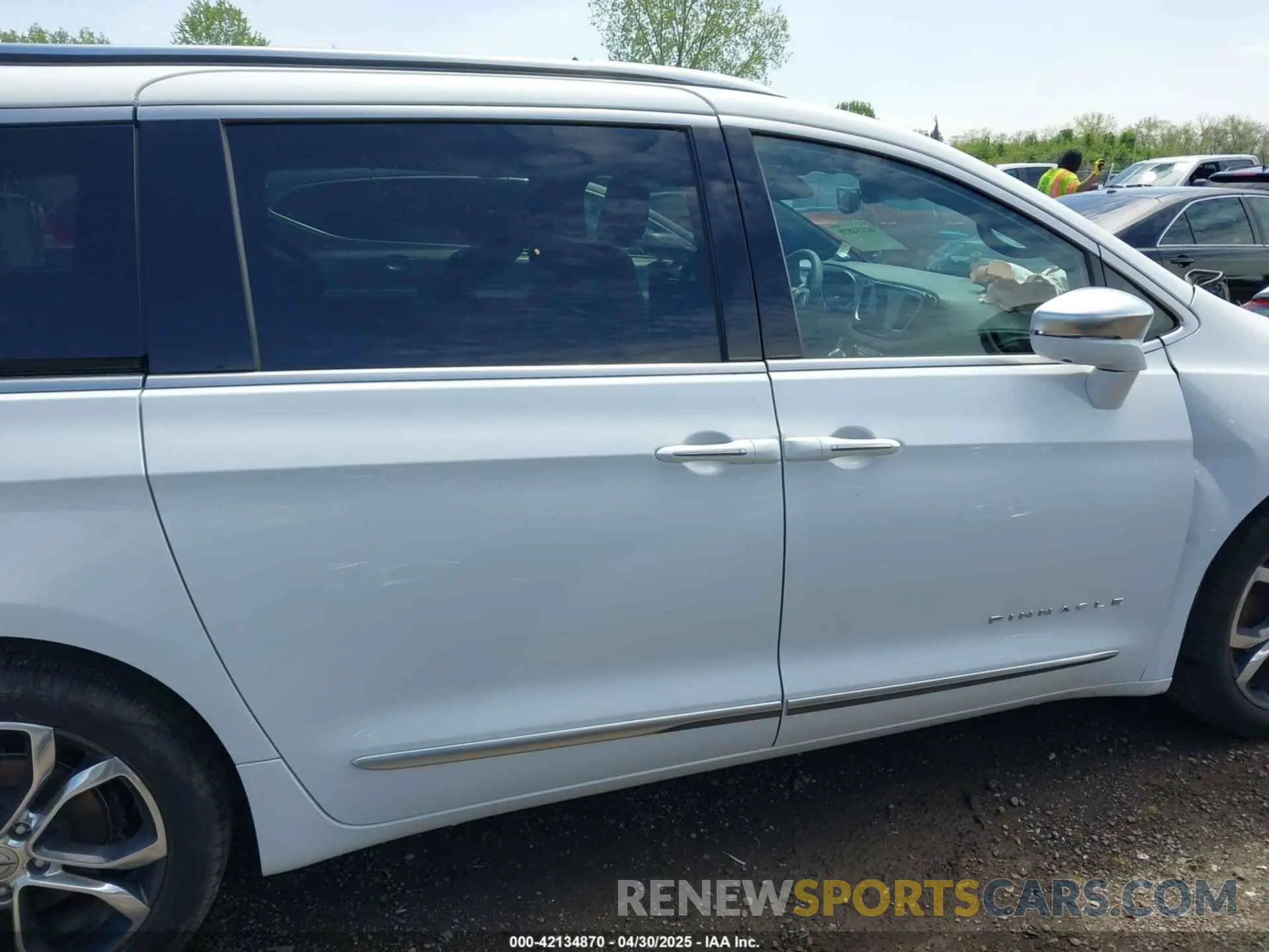 14 Photograph of a damaged car 2C4RC1PG4RR121446 CHRYSLER PACIFICA 2024