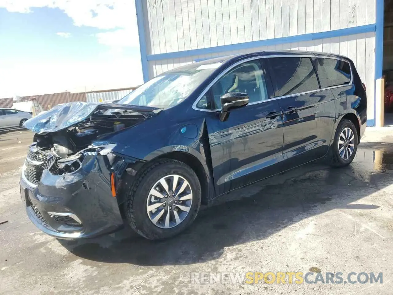 1 Photograph of a damaged car 2C4RC1S70RR102822 CHRYSLER PACIFICA 2024