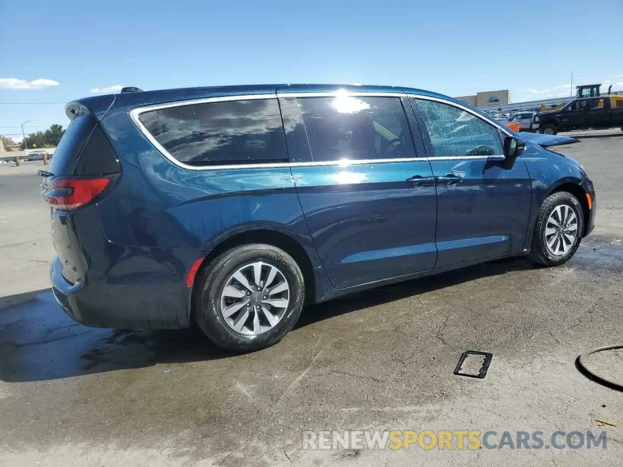 3 Photograph of a damaged car 2C4RC1S70RR102822 CHRYSLER PACIFICA 2024