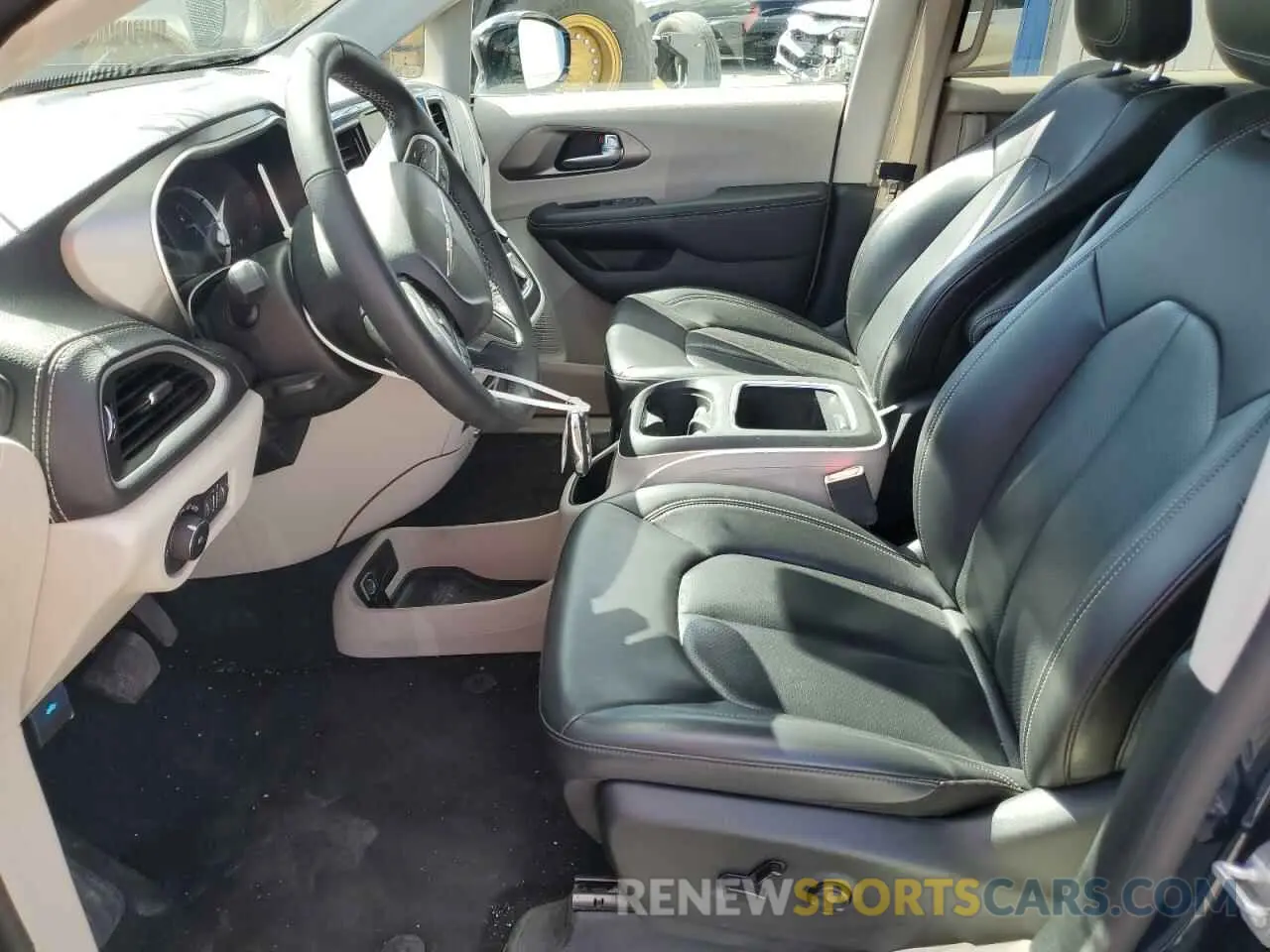 7 Photograph of a damaged car 2C4RC1S70RR102822 CHRYSLER PACIFICA 2024