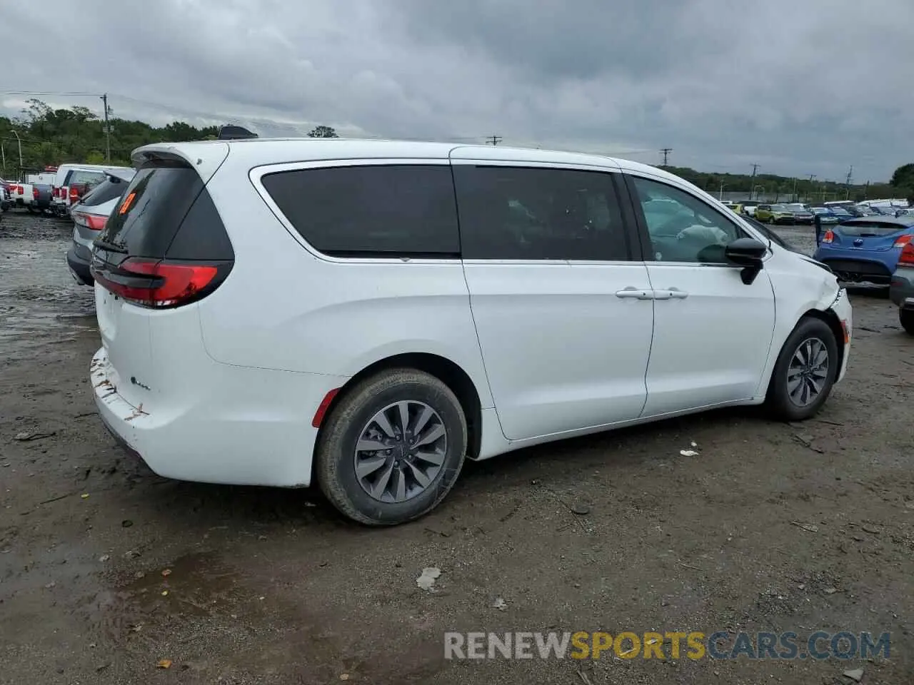 3 Photograph of a damaged car 2C4RC1S71RR121699 CHRYSLER PACIFICA 2024