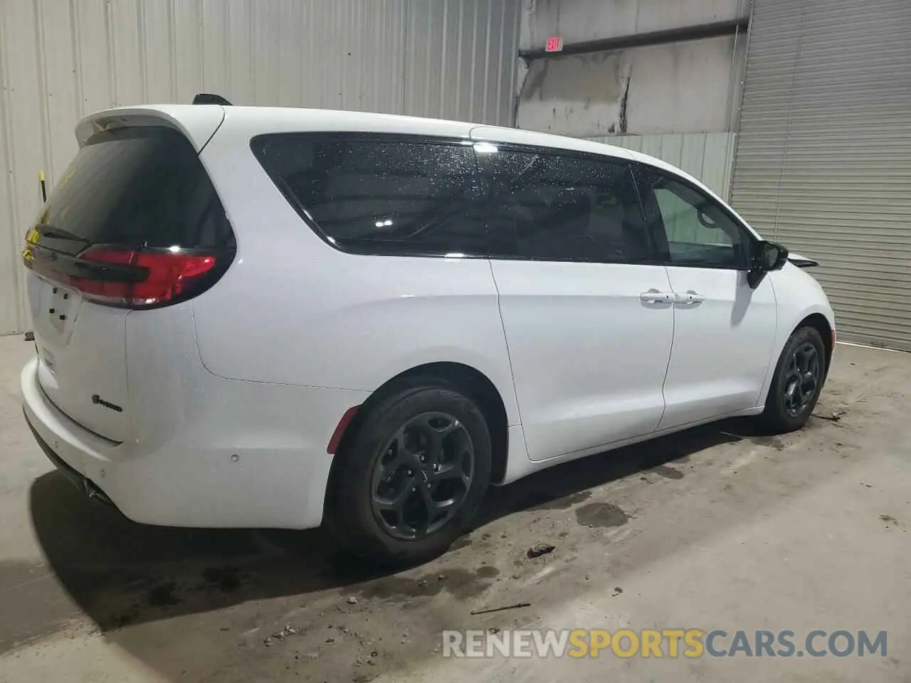 3 Photograph of a damaged car 2C4RC1S71RR156565 CHRYSLER PACIFICA 2024