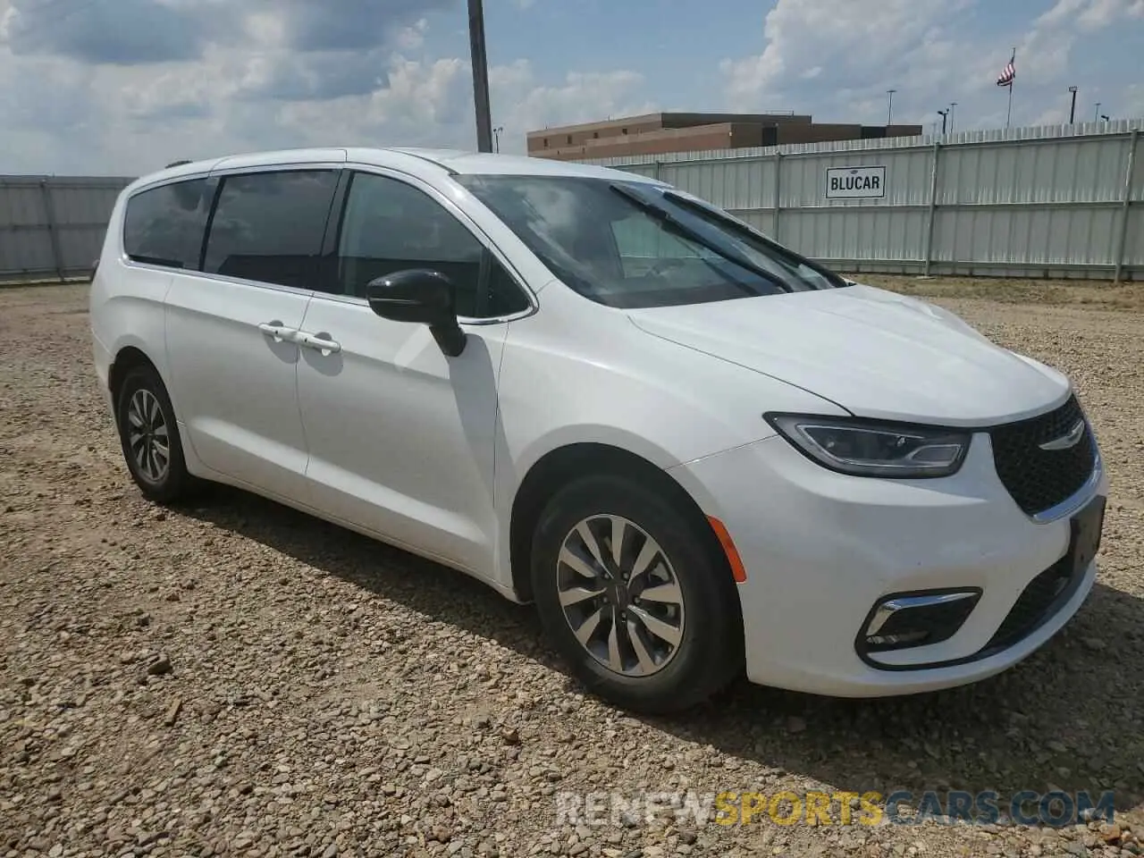 4 Photograph of a damaged car 2C4RC1S73RR118223 CHRYSLER PACIFICA 2024