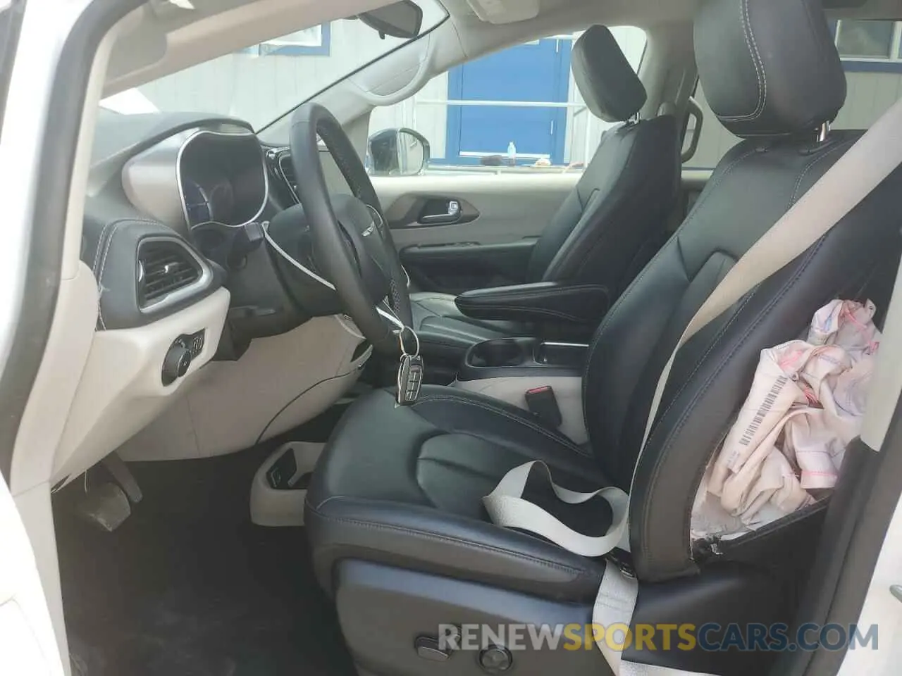 7 Photograph of a damaged car 2C4RC1S73RR118223 CHRYSLER PACIFICA 2024