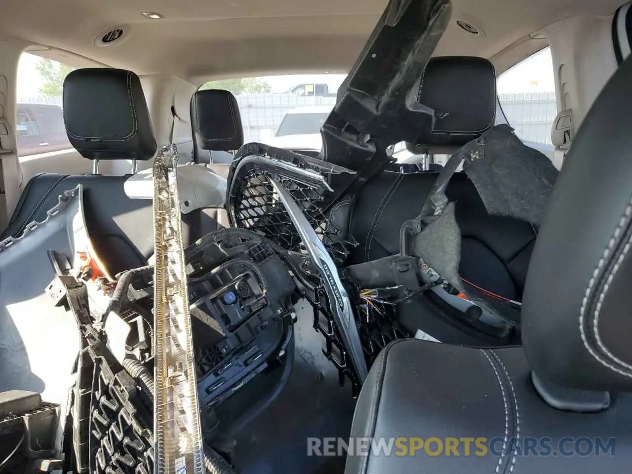 10 Photograph of a damaged car 2C4RC1S73RR137712 CHRYSLER PACIFICA 2024