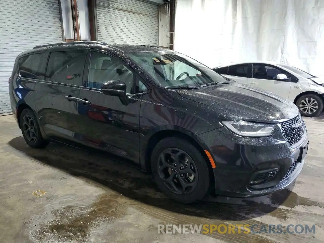 4 Photograph of a damaged car 2C4RC1S74RR102998 CHRYSLER PACIFICA 2024