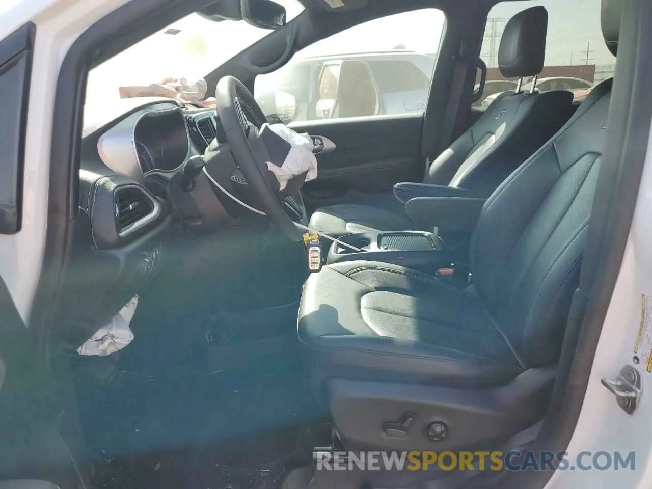 7 Photograph of a damaged car 2C4RC1S77RR138300 CHRYSLER PACIFICA 2024