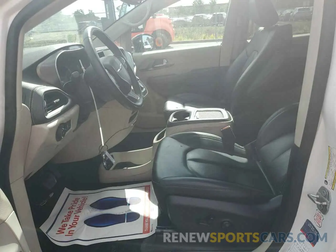 7 Photograph of a damaged car 2C4RC1S78RR117973 CHRYSLER PACIFICA 2024