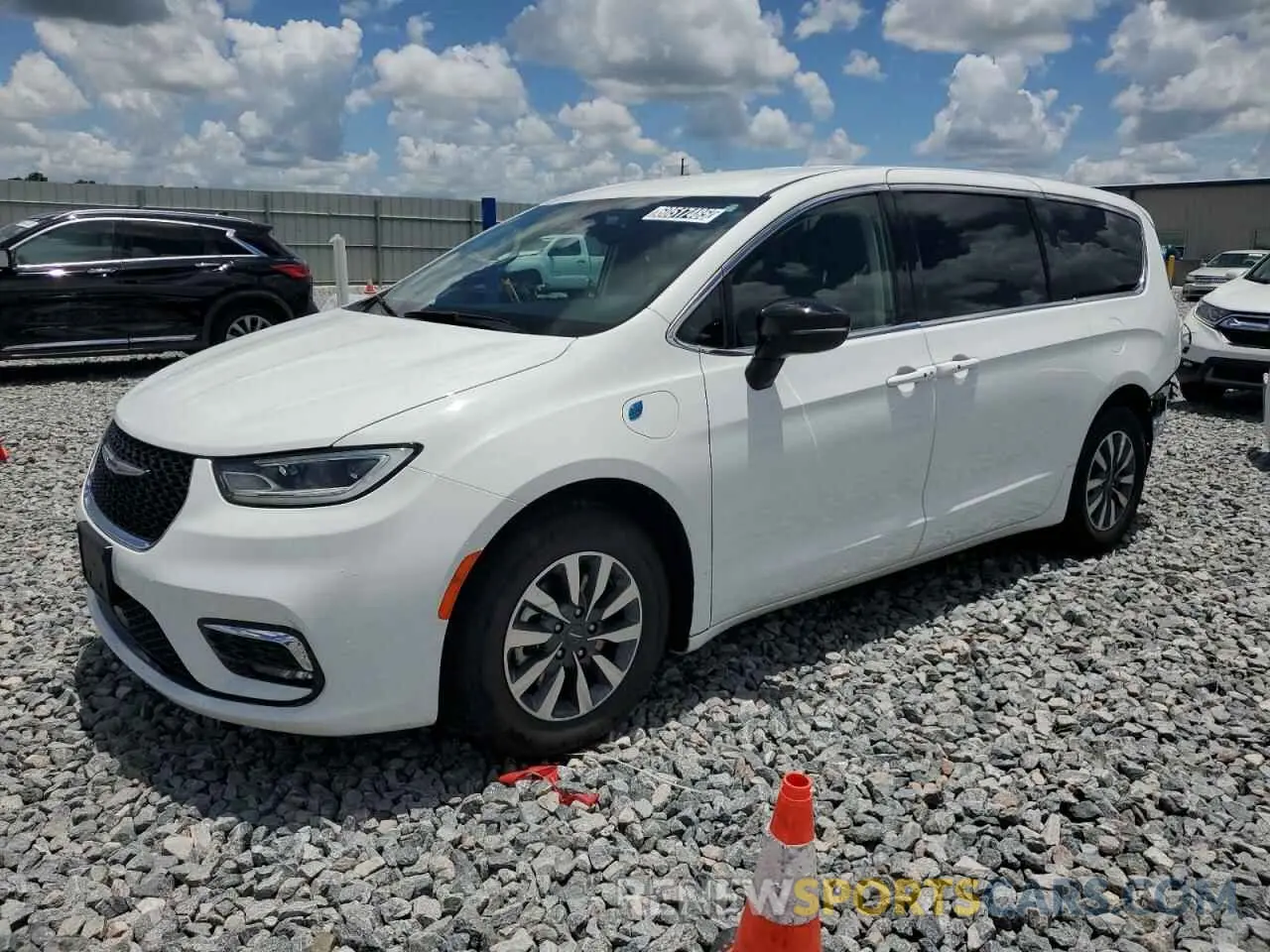 1 Photograph of a damaged car 2C4RC1S78RR121862 CHRYSLER PACIFICA 2024