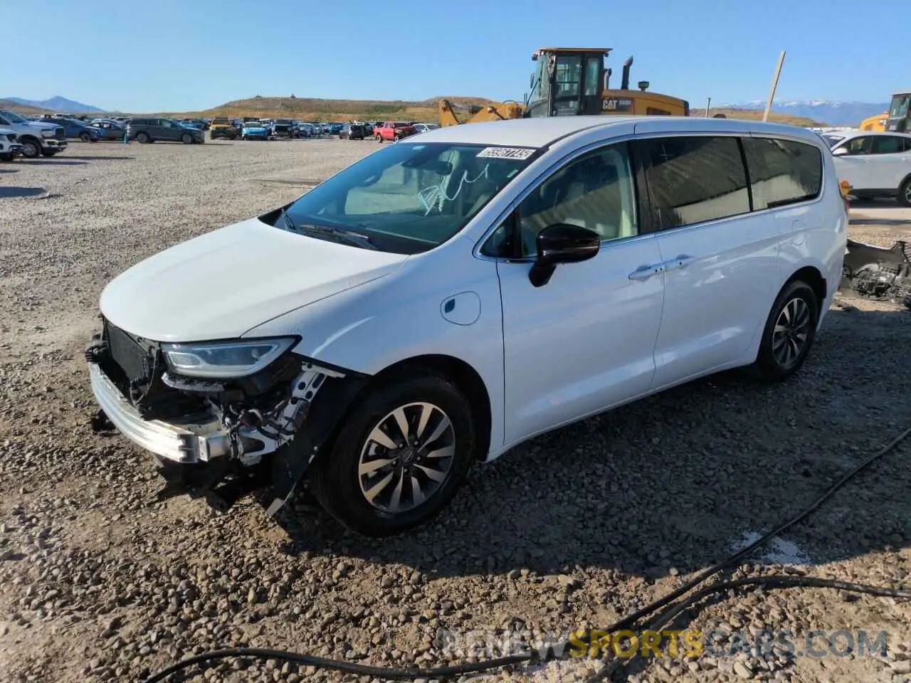1 Photograph of a damaged car 2C4RC1S78RR123711 CHRYSLER PACIFICA 2024