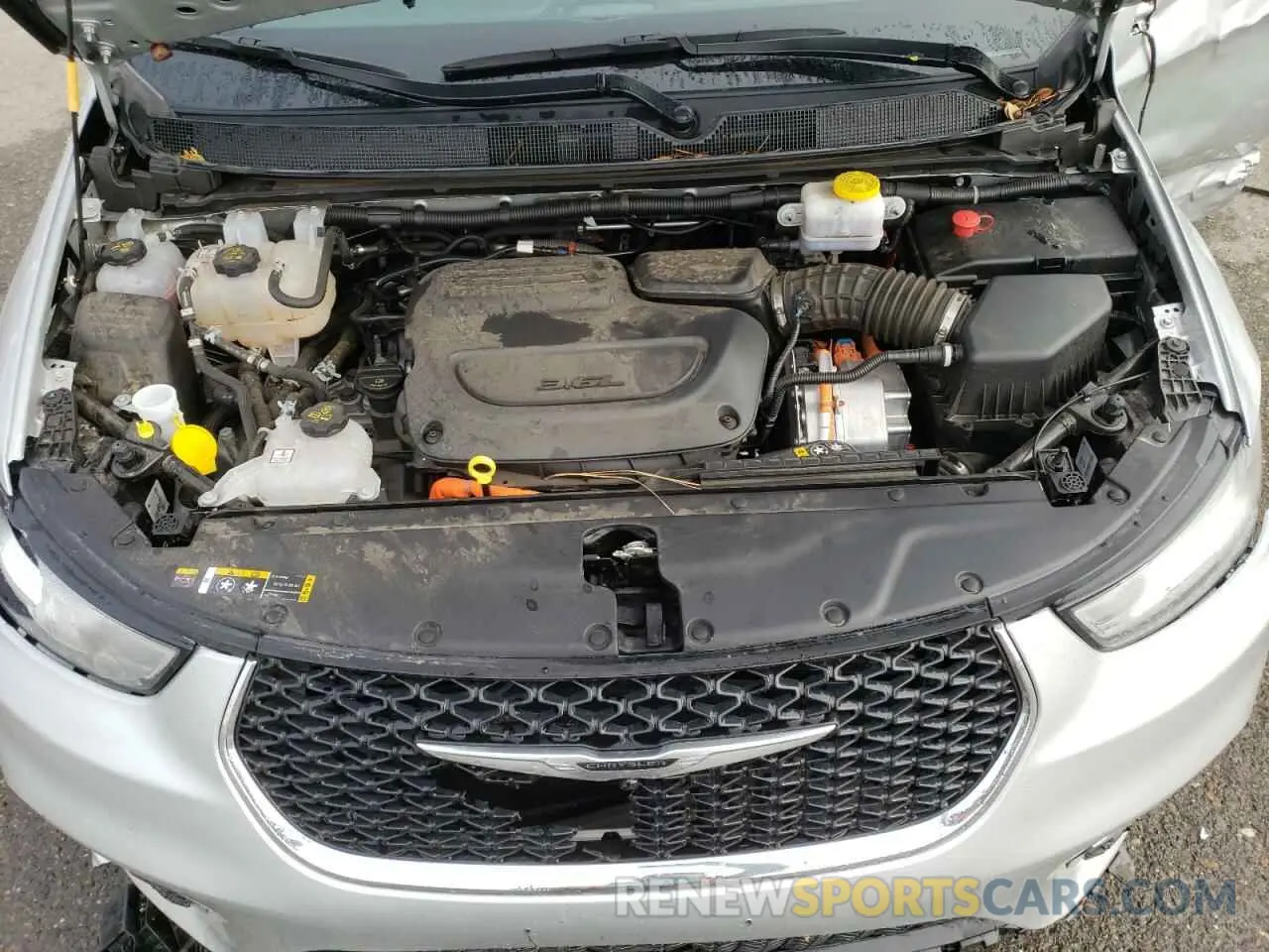 12 Photograph of a damaged car 2C4RC1S78RR134286 CHRYSLER PACIFICA 2024