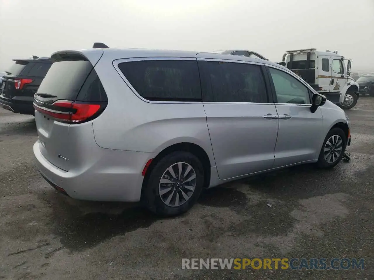 3 Photograph of a damaged car 2C4RC1S78RR134286 CHRYSLER PACIFICA 2024