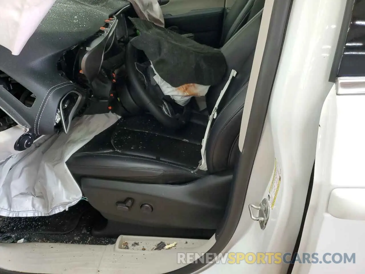 7 Photograph of a damaged car 2C4RC1S79RR121806 CHRYSLER PACIFICA 2024