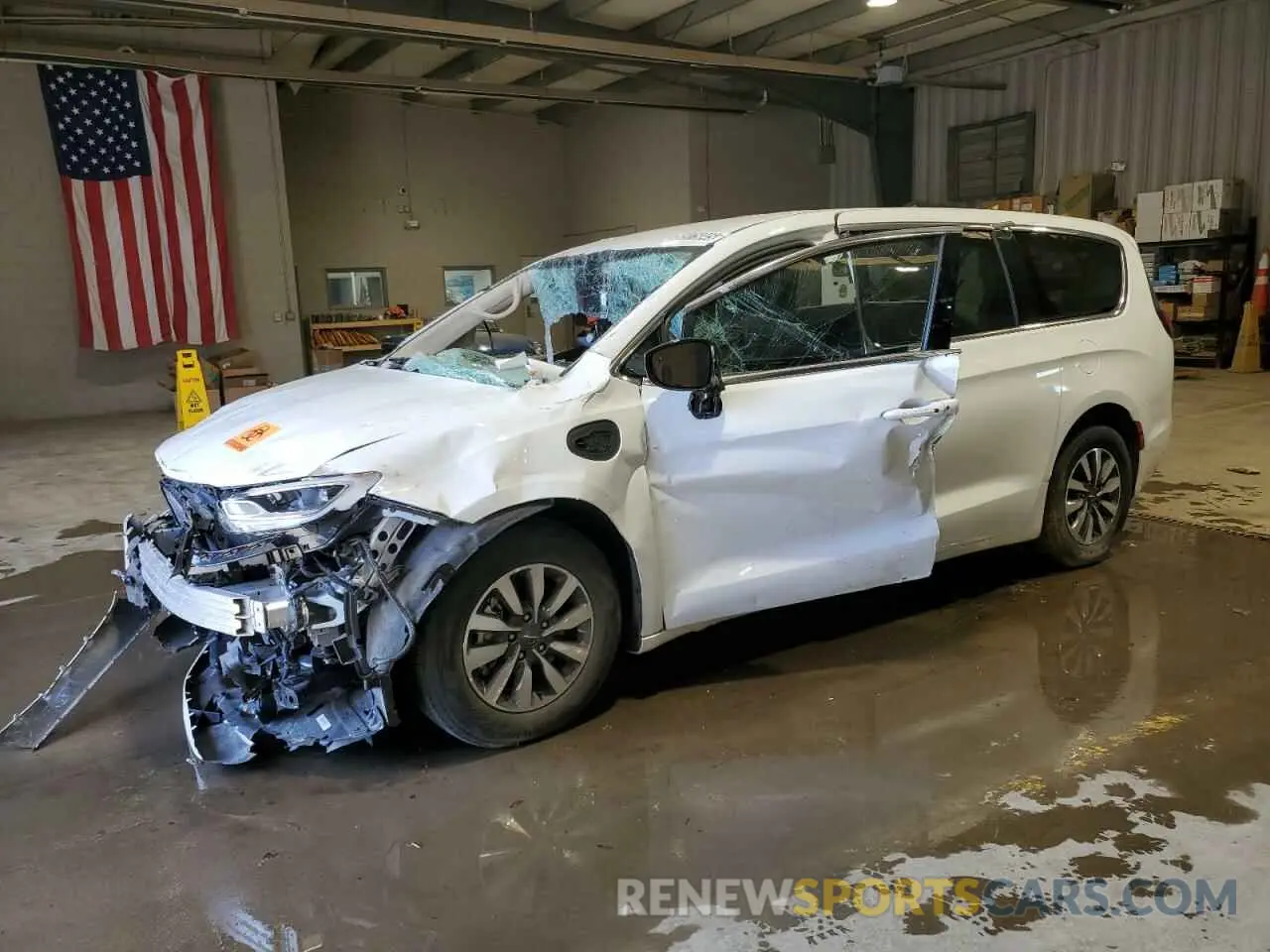 1 Photograph of a damaged car 2C4RC1S7XRR118204 CHRYSLER PACIFICA 2024