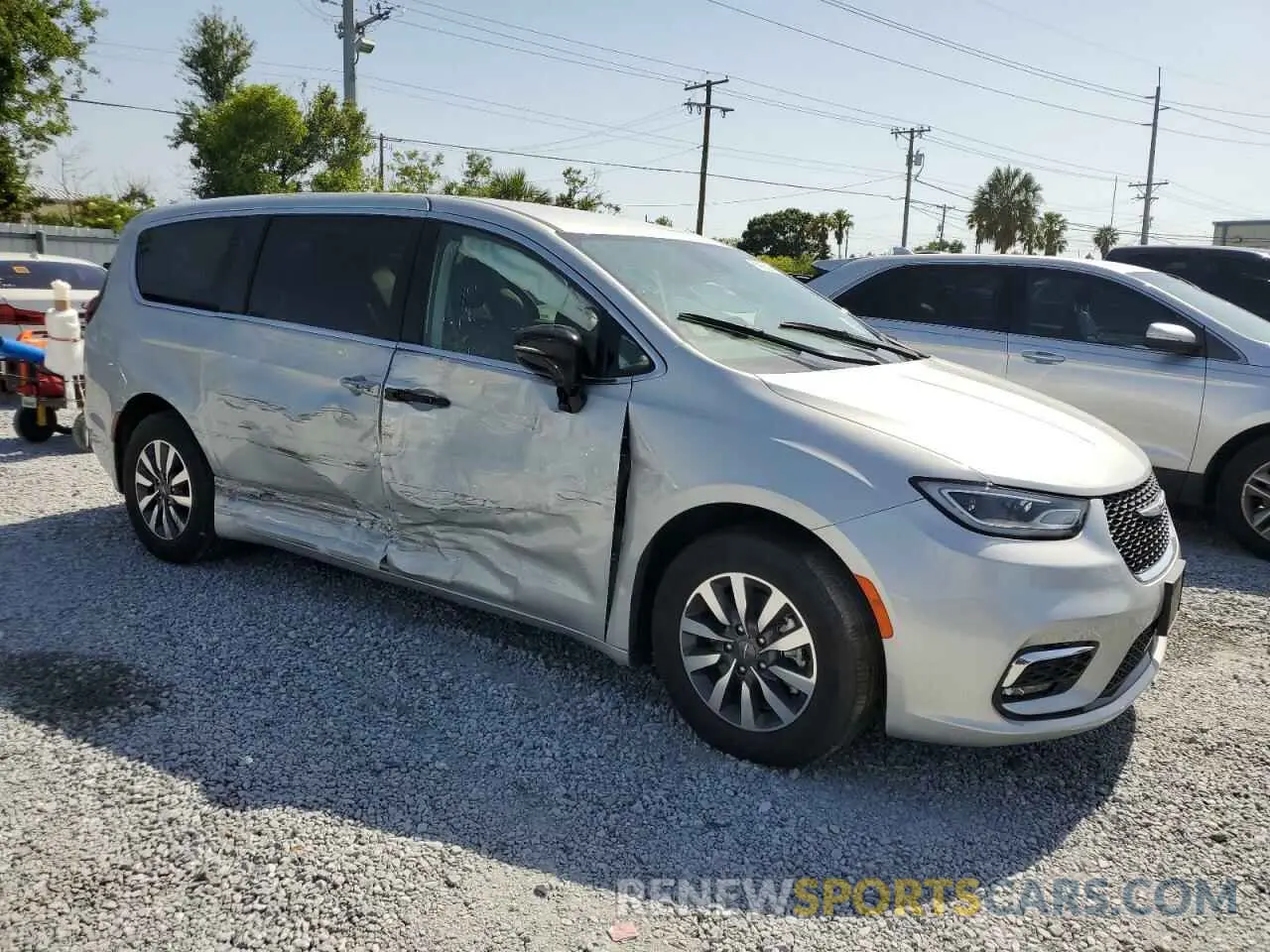 4 Photograph of a damaged car 2C4RC1S7XRR126898 CHRYSLER PACIFICA 2024