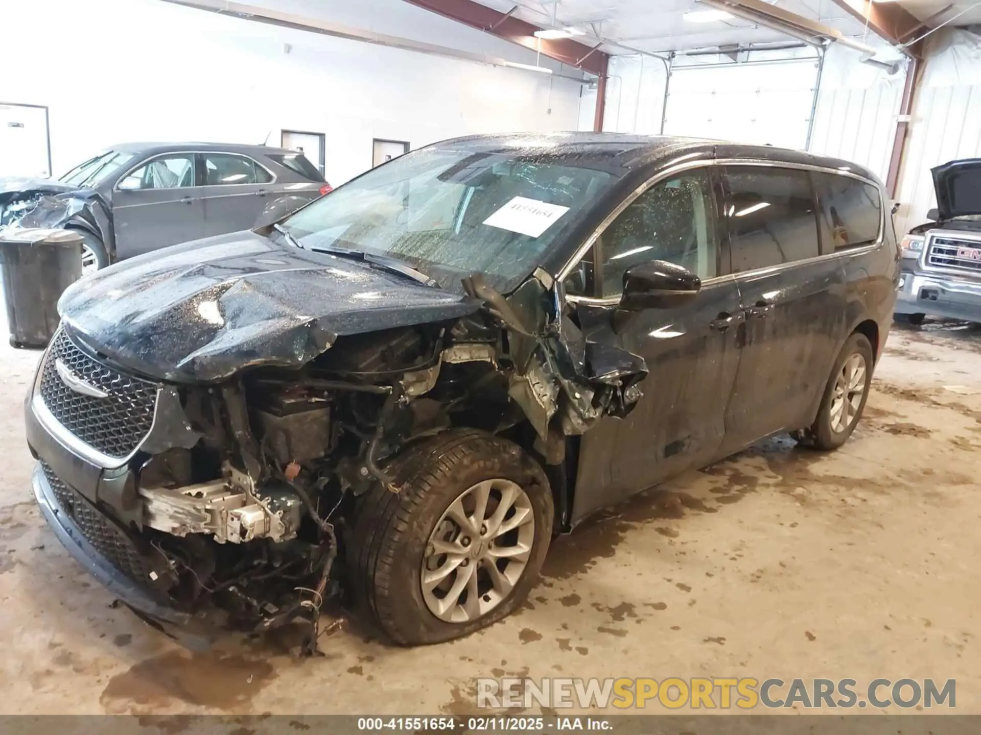 2 Photograph of a damaged car 2C4RC3BG2RR204716 CHRYSLER PACIFICA 2024