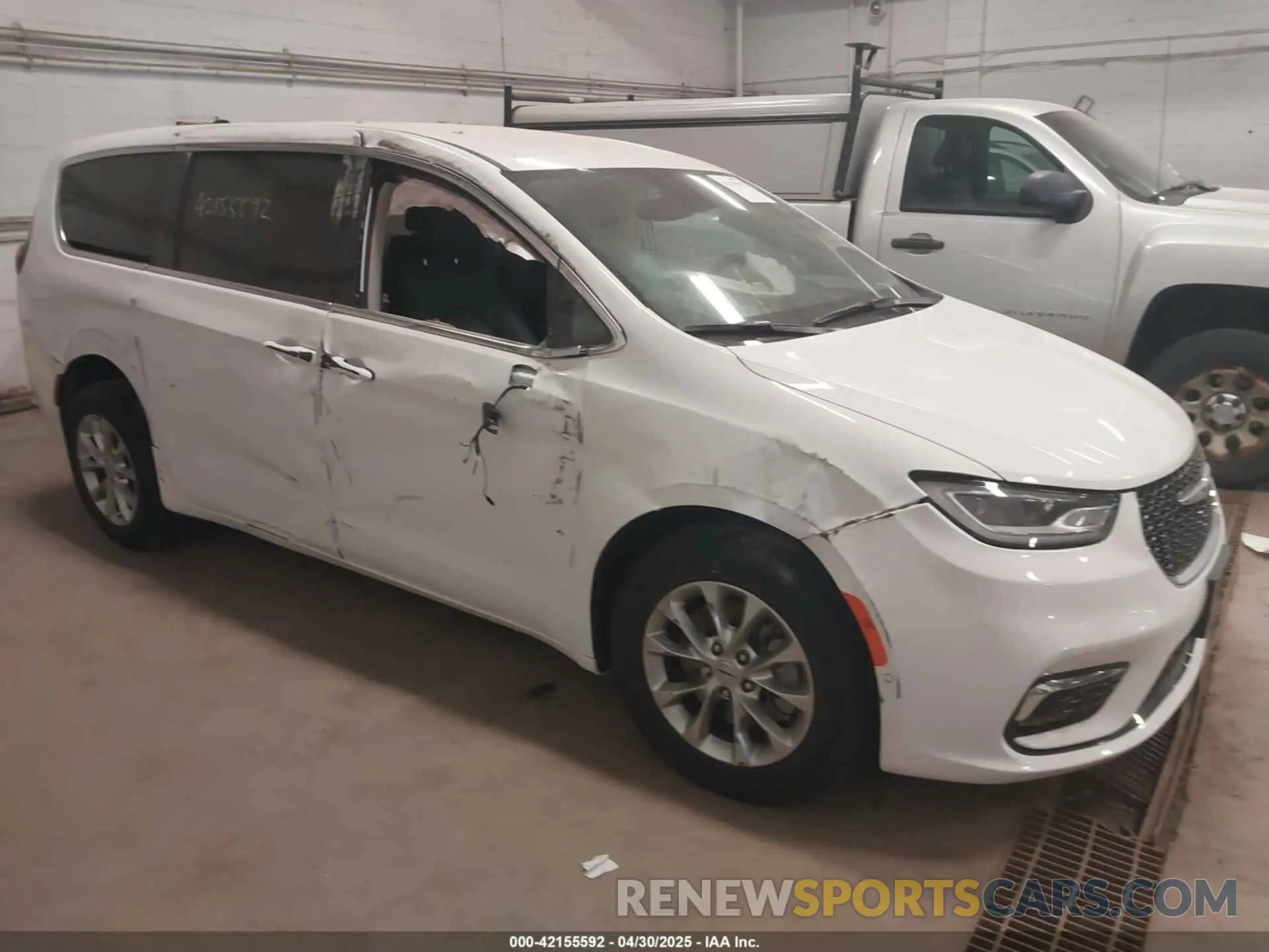 1 Photograph of a damaged car 2C4RC3BG7RR153925 CHRYSLER PACIFICA 2024