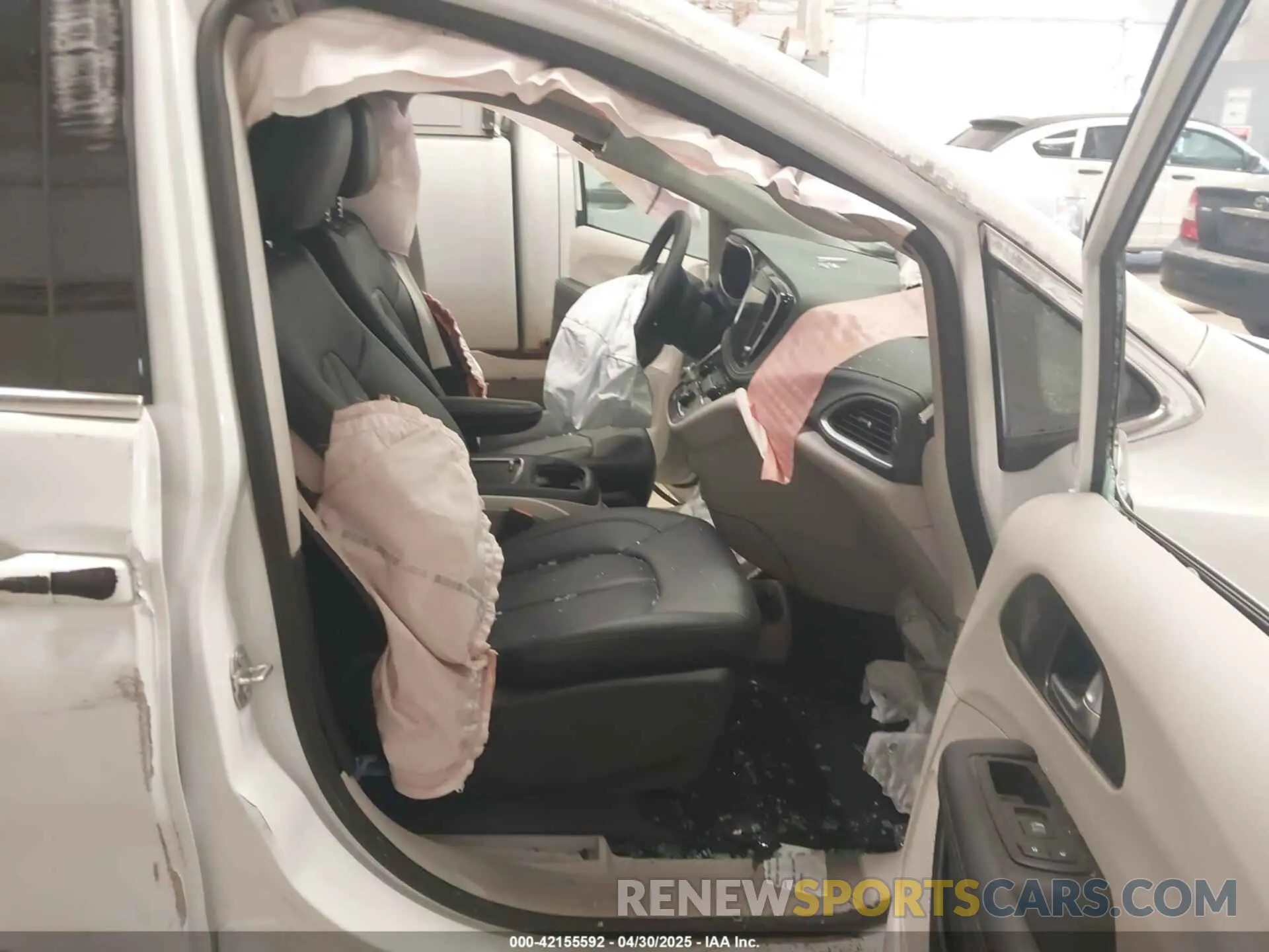 5 Photograph of a damaged car 2C4RC3BG7RR153925 CHRYSLER PACIFICA 2024
