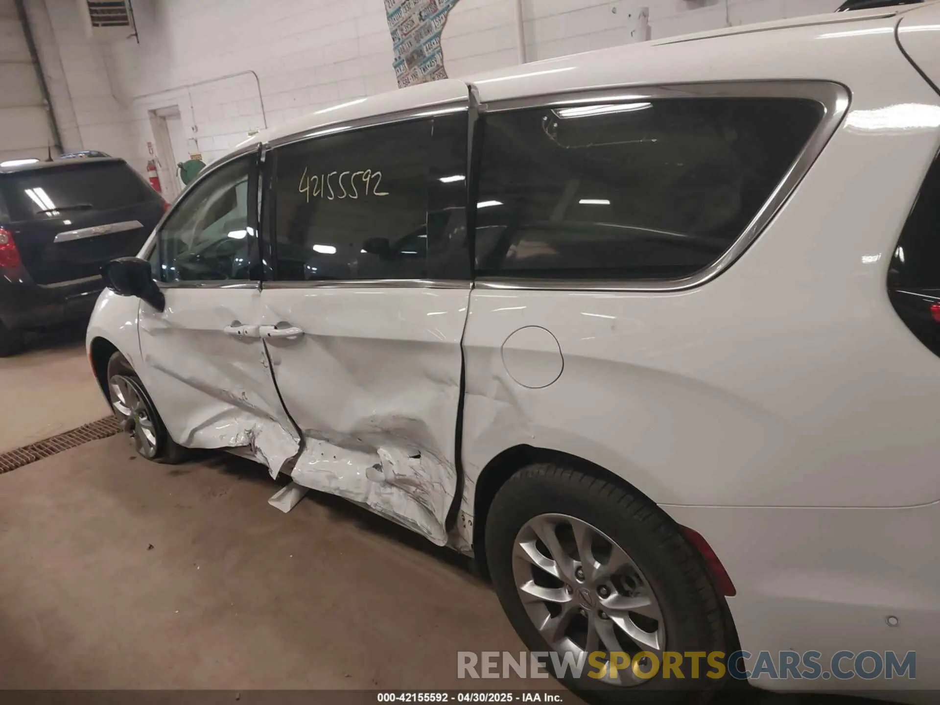 6 Photograph of a damaged car 2C4RC3BG7RR153925 CHRYSLER PACIFICA 2024