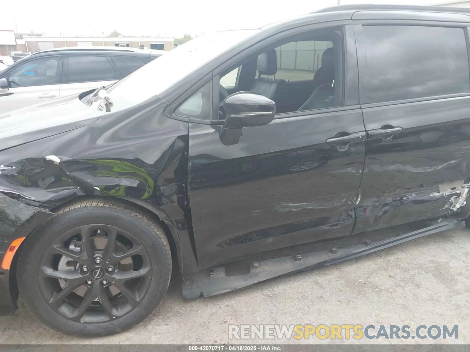 6 Photograph of a damaged car 2C4RC3GG1RR134781 CHRYSLER PACIFICA 2024