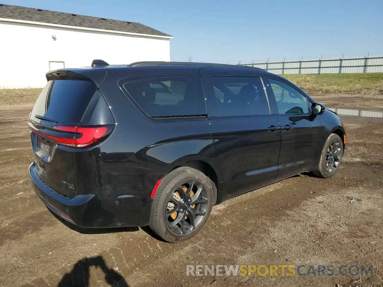 3 Photograph of a damaged car 2C4RC3GG1RR203680 CHRYSLER PACIFICA 2024