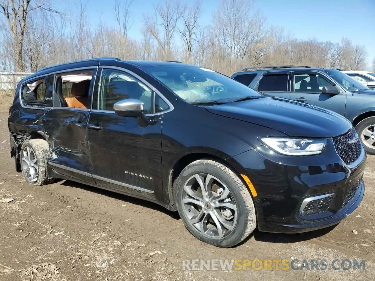 4 Photograph of a damaged car 2C4RC3PG0RR131239 CHRYSLER PACIFICA 2024