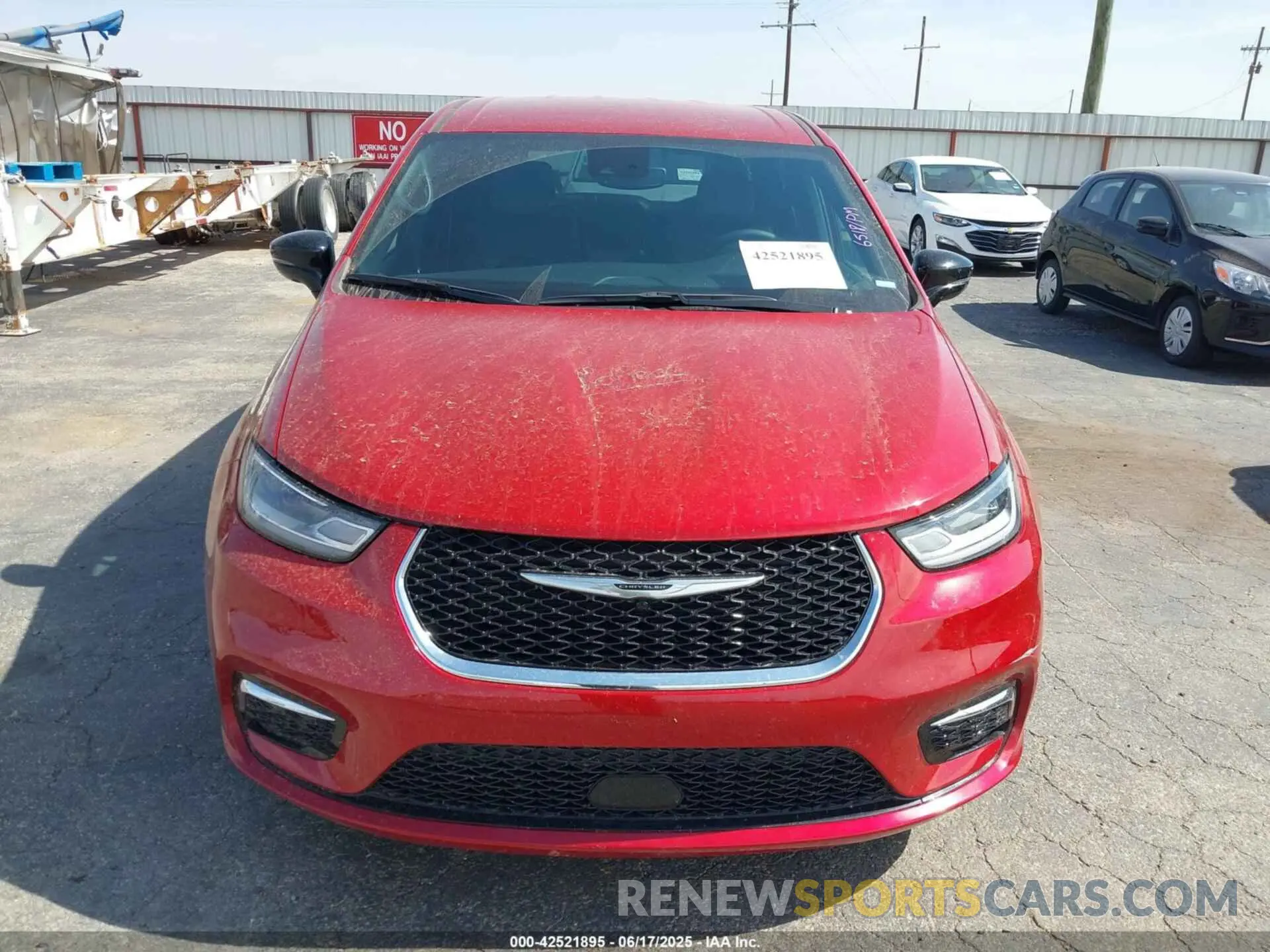 12 Photograph of a damaged car 2C4RC1BG0SR512414 CHRYSLER PACIFICA 2025