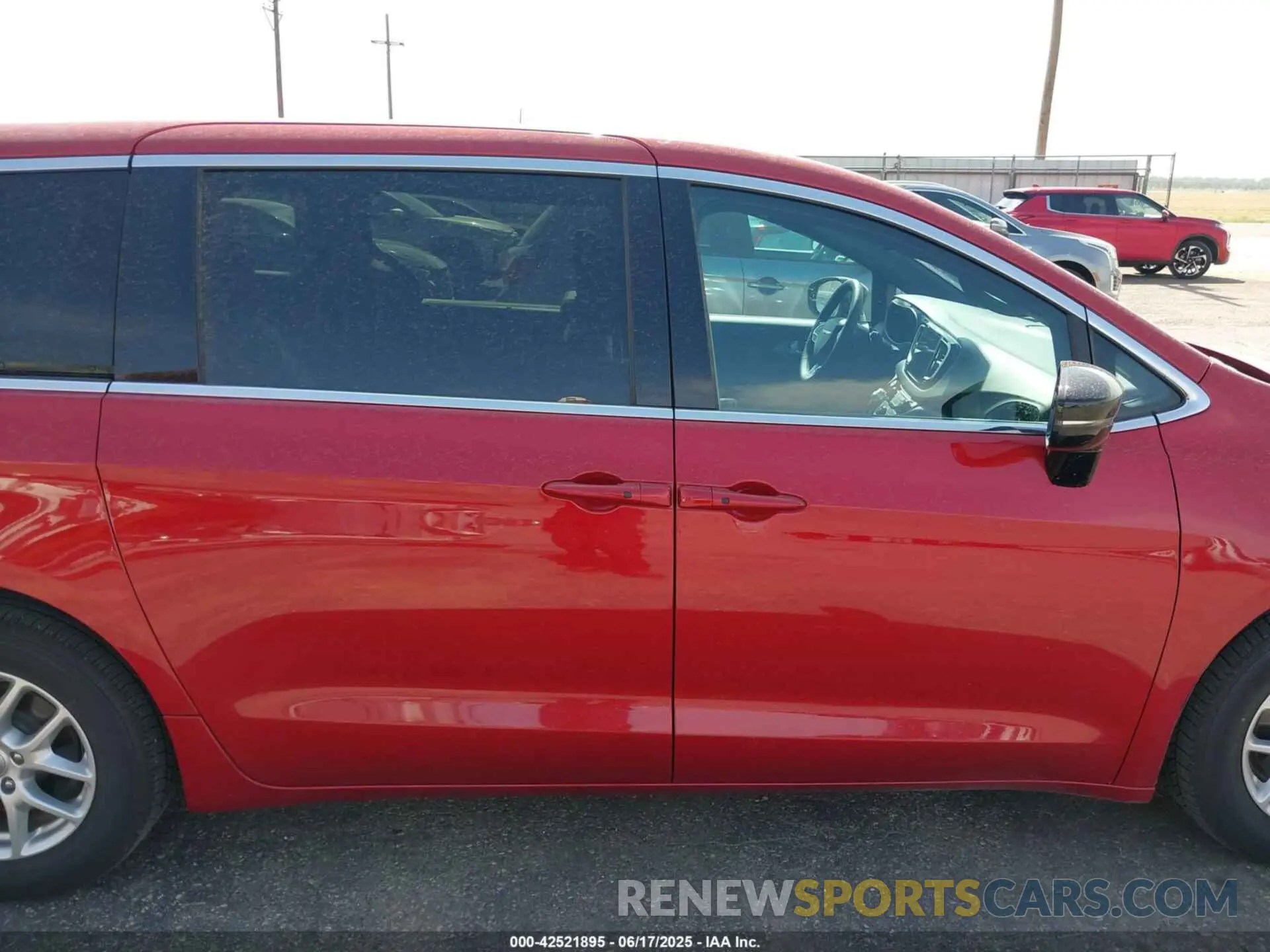13 Photograph of a damaged car 2C4RC1BG0SR512414 CHRYSLER PACIFICA 2025