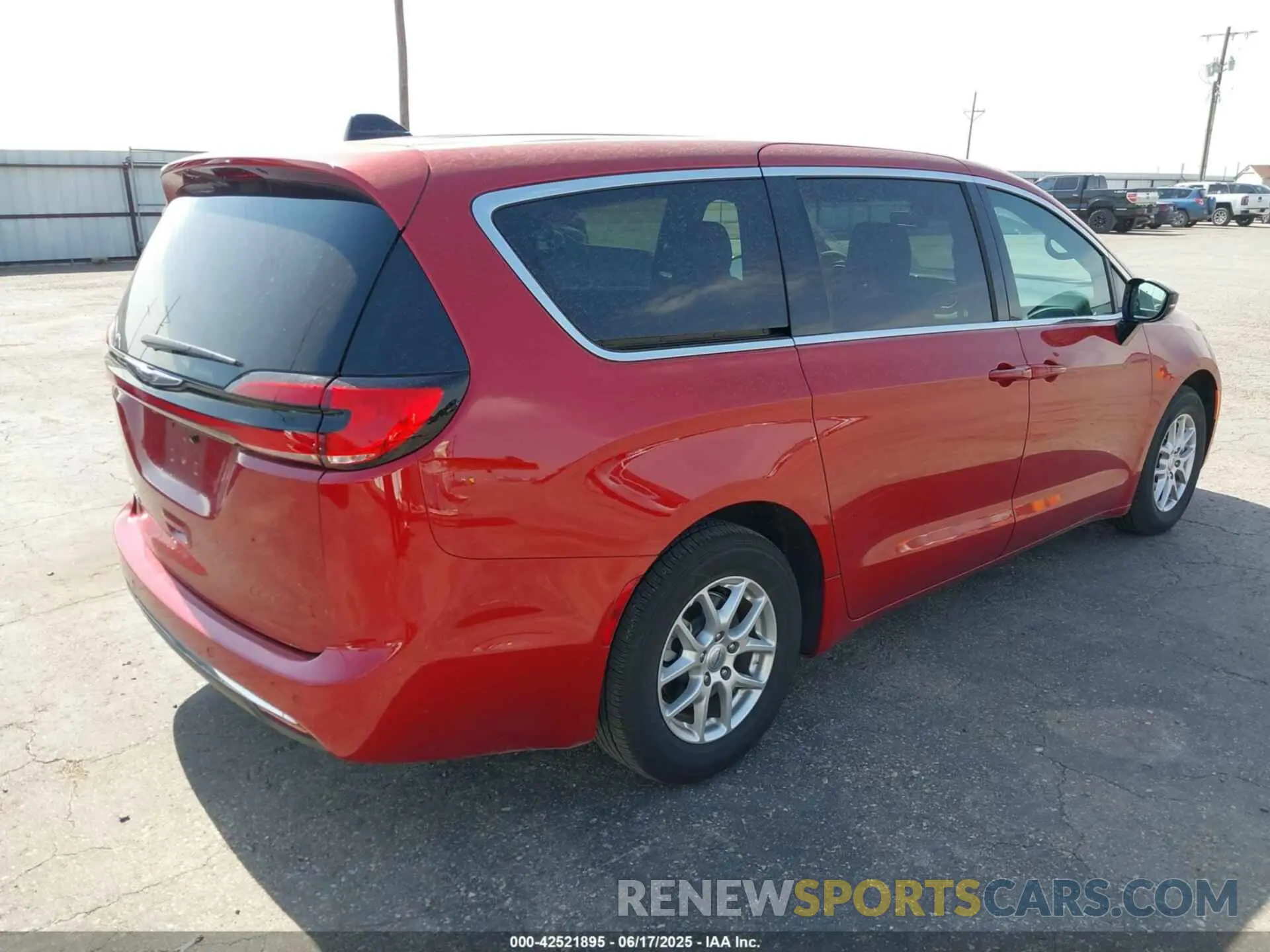 4 Photograph of a damaged car 2C4RC1BG0SR512414 CHRYSLER PACIFICA 2025