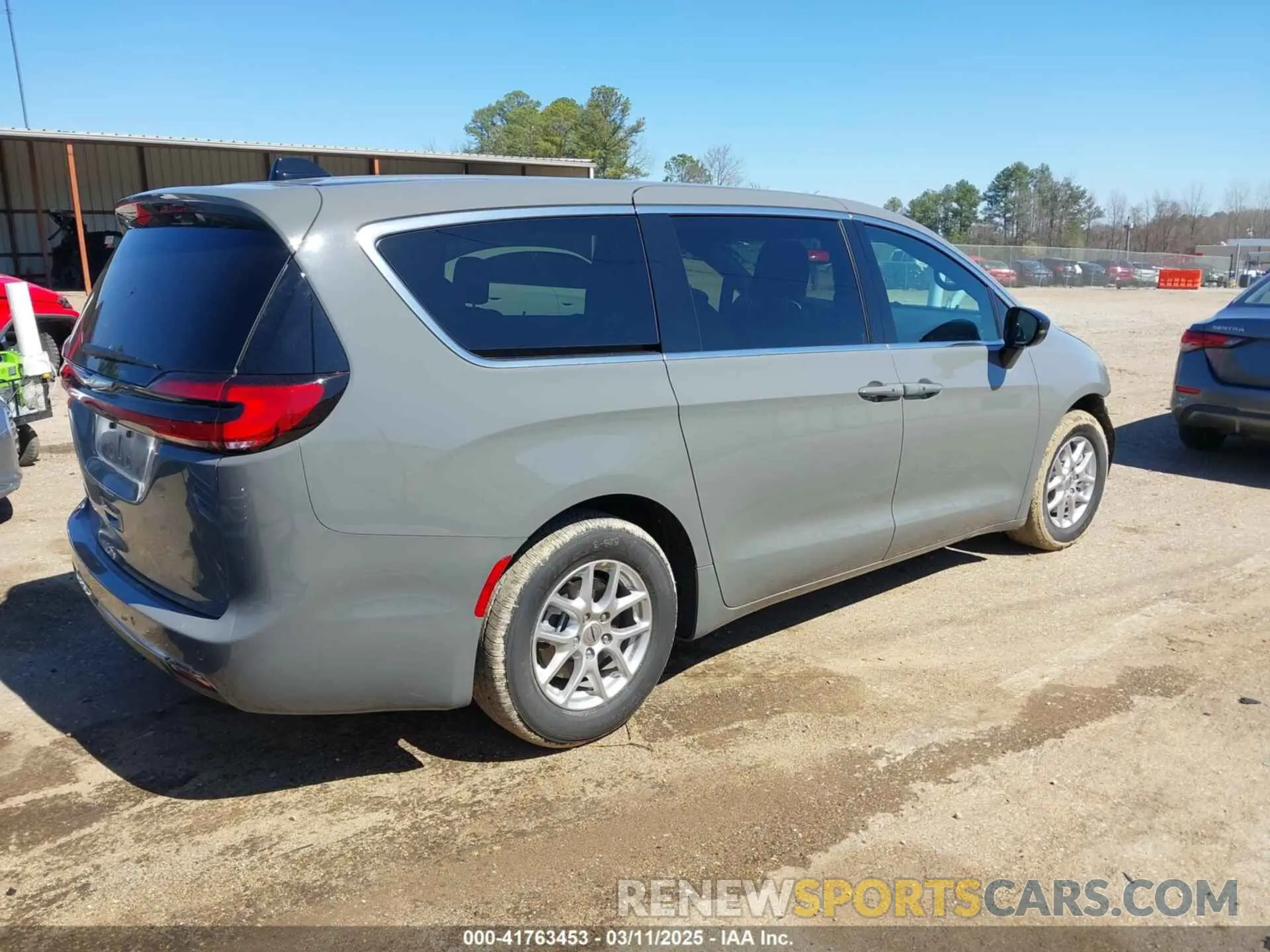4 Photograph of a damaged car 2C4RC1BG0SR541282 CHRYSLER PACIFICA 2025