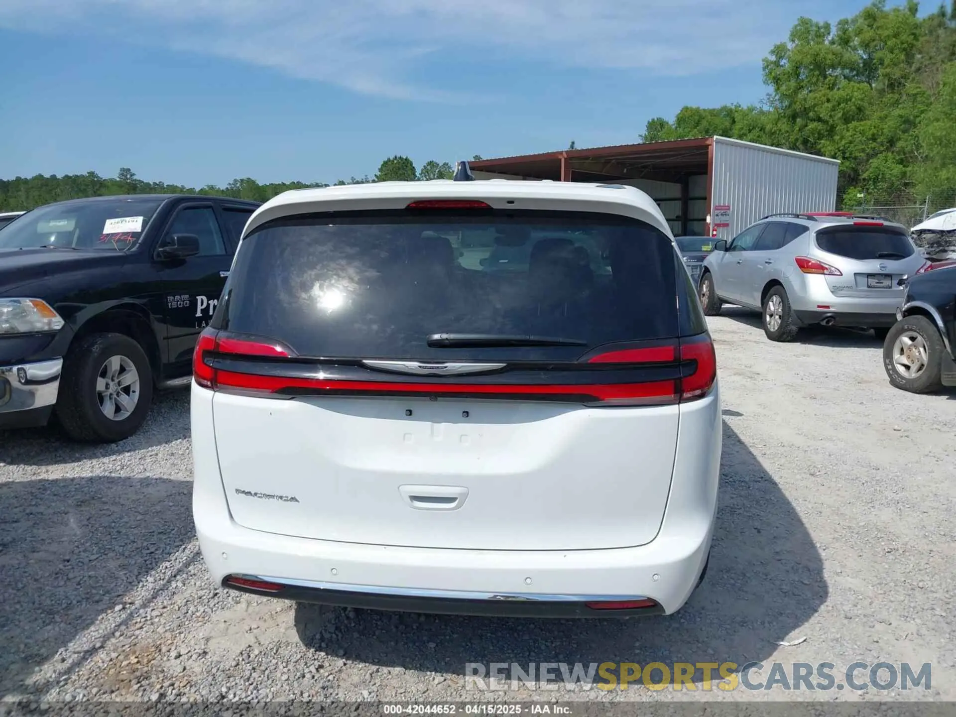 16 Photograph of a damaged car 2C4RC1BG0SR553089 CHRYSLER PACIFICA 2025