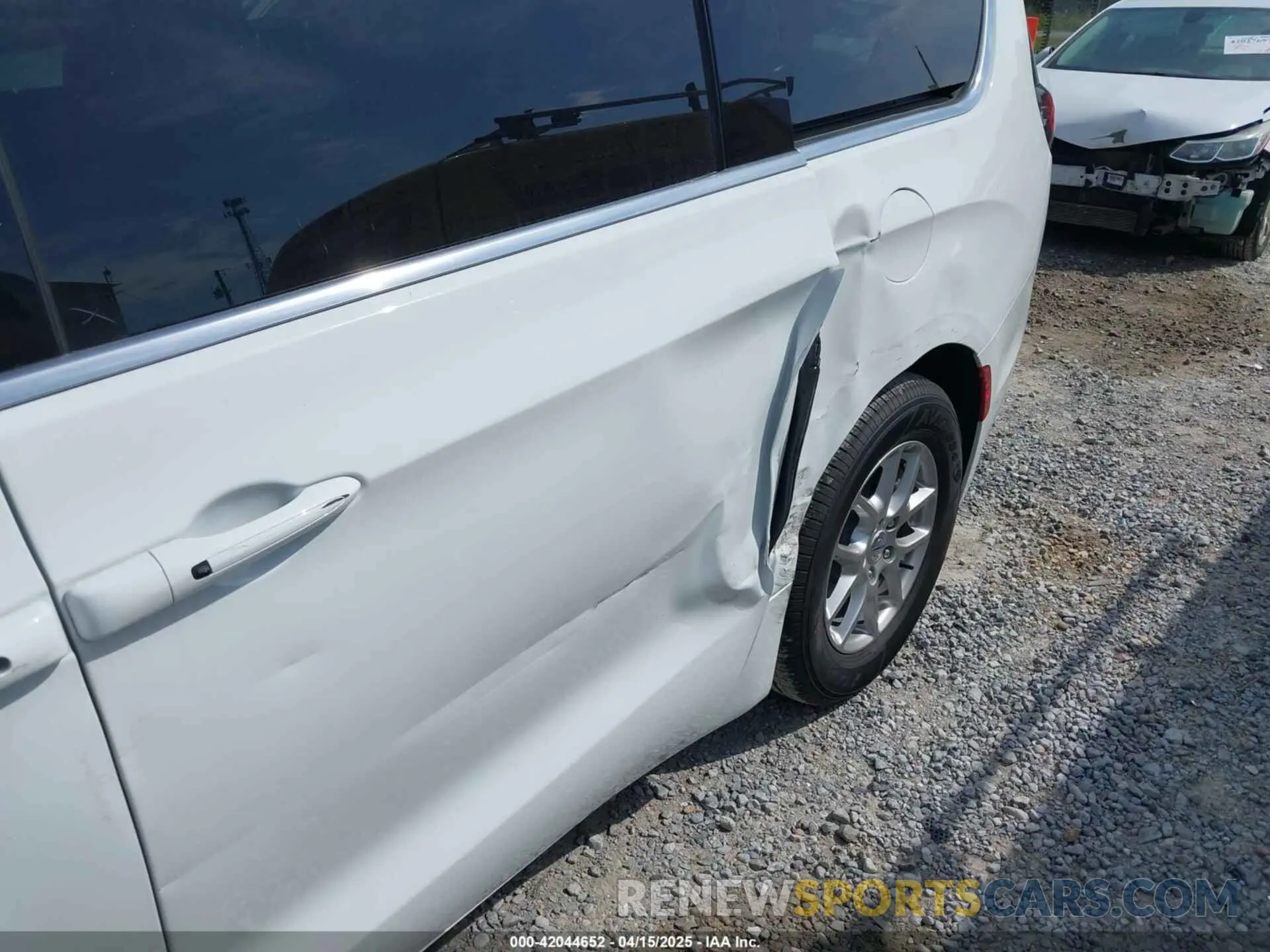 6 Photograph of a damaged car 2C4RC1BG0SR553089 CHRYSLER PACIFICA 2025