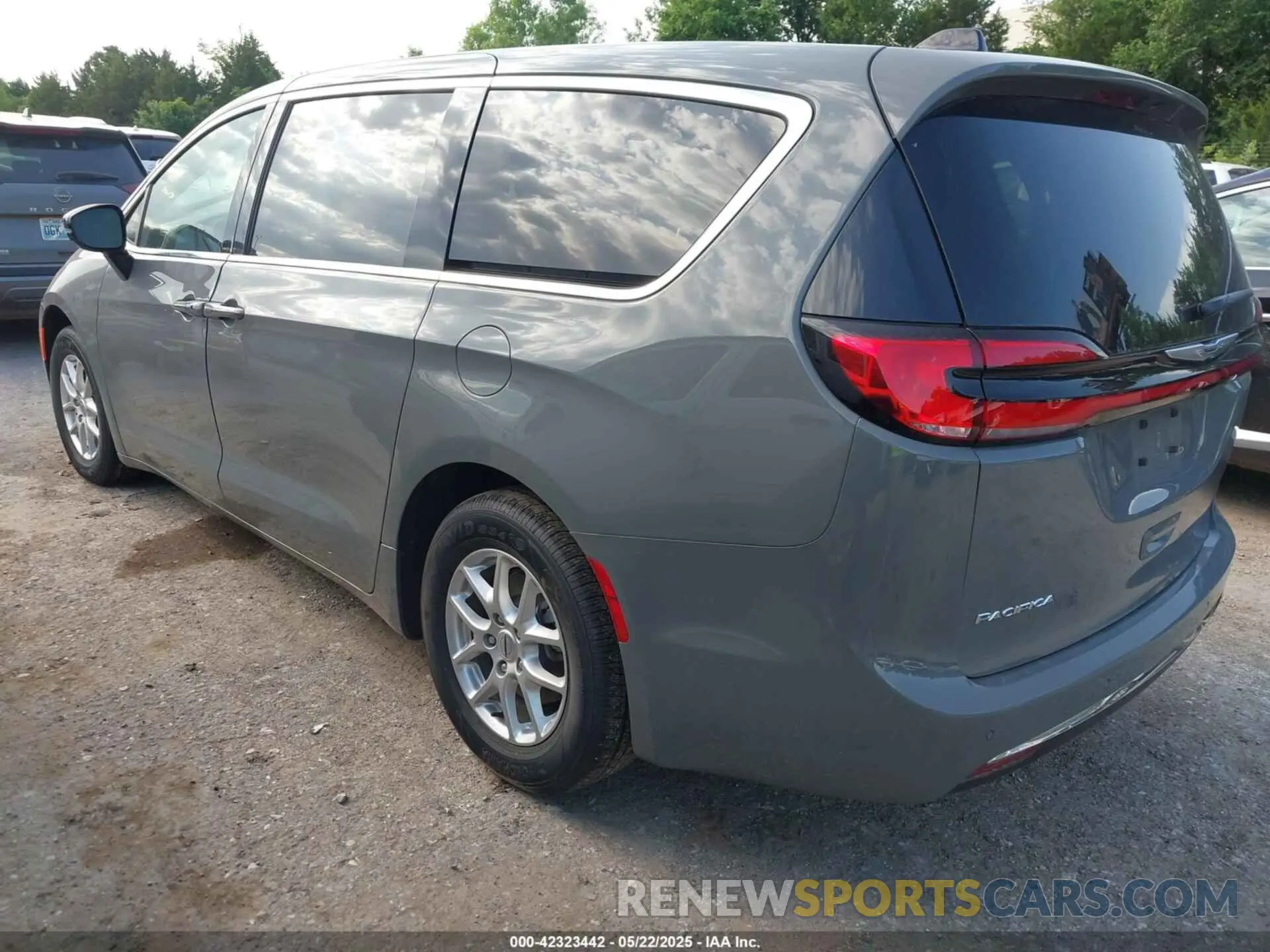 3 Photograph of a damaged car 2C4RC1BG1SR504290 CHRYSLER PACIFICA 2025