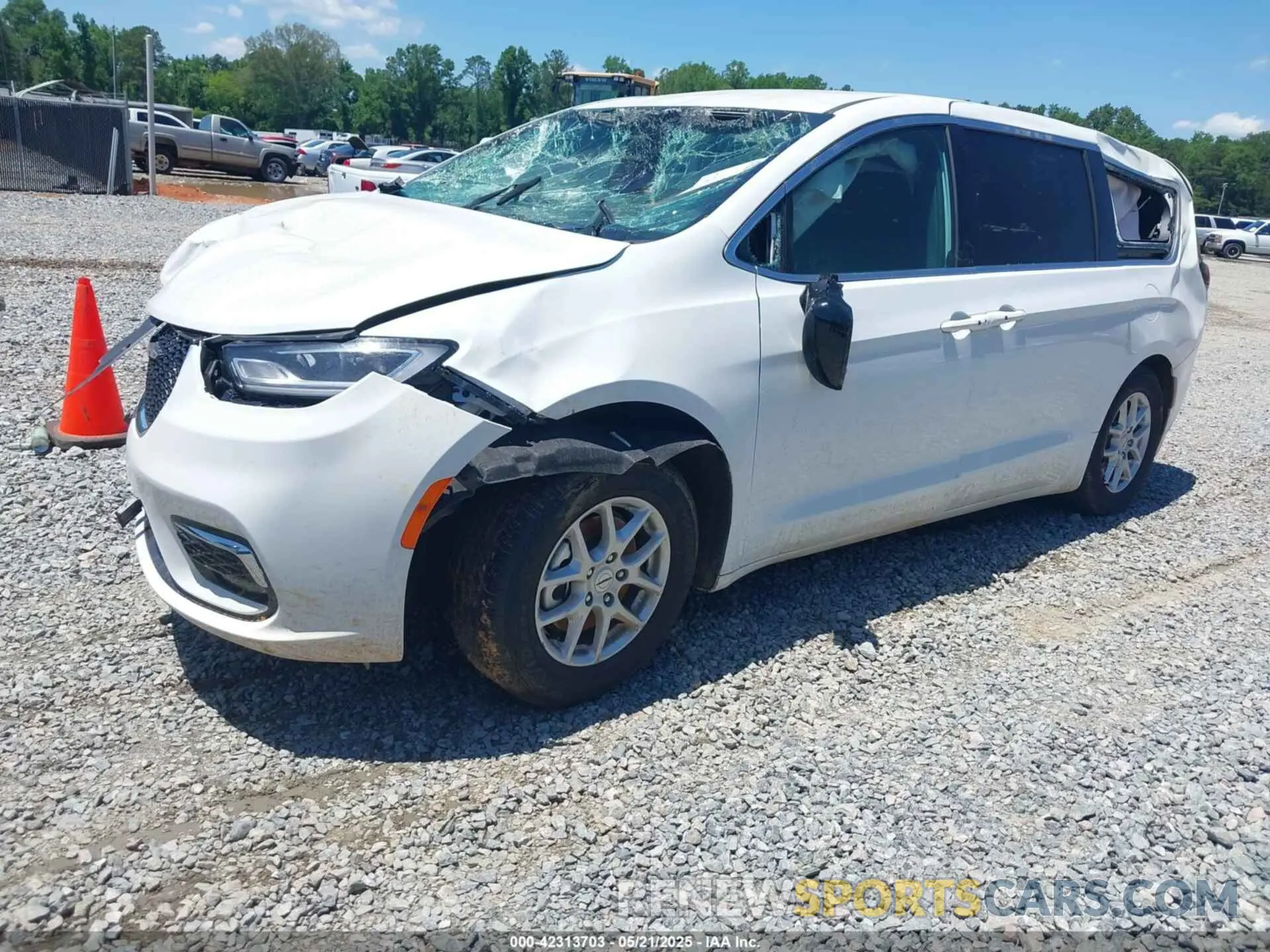 2 Photograph of a damaged car 2C4RC1BG1SR505889 CHRYSLER PACIFICA 2025