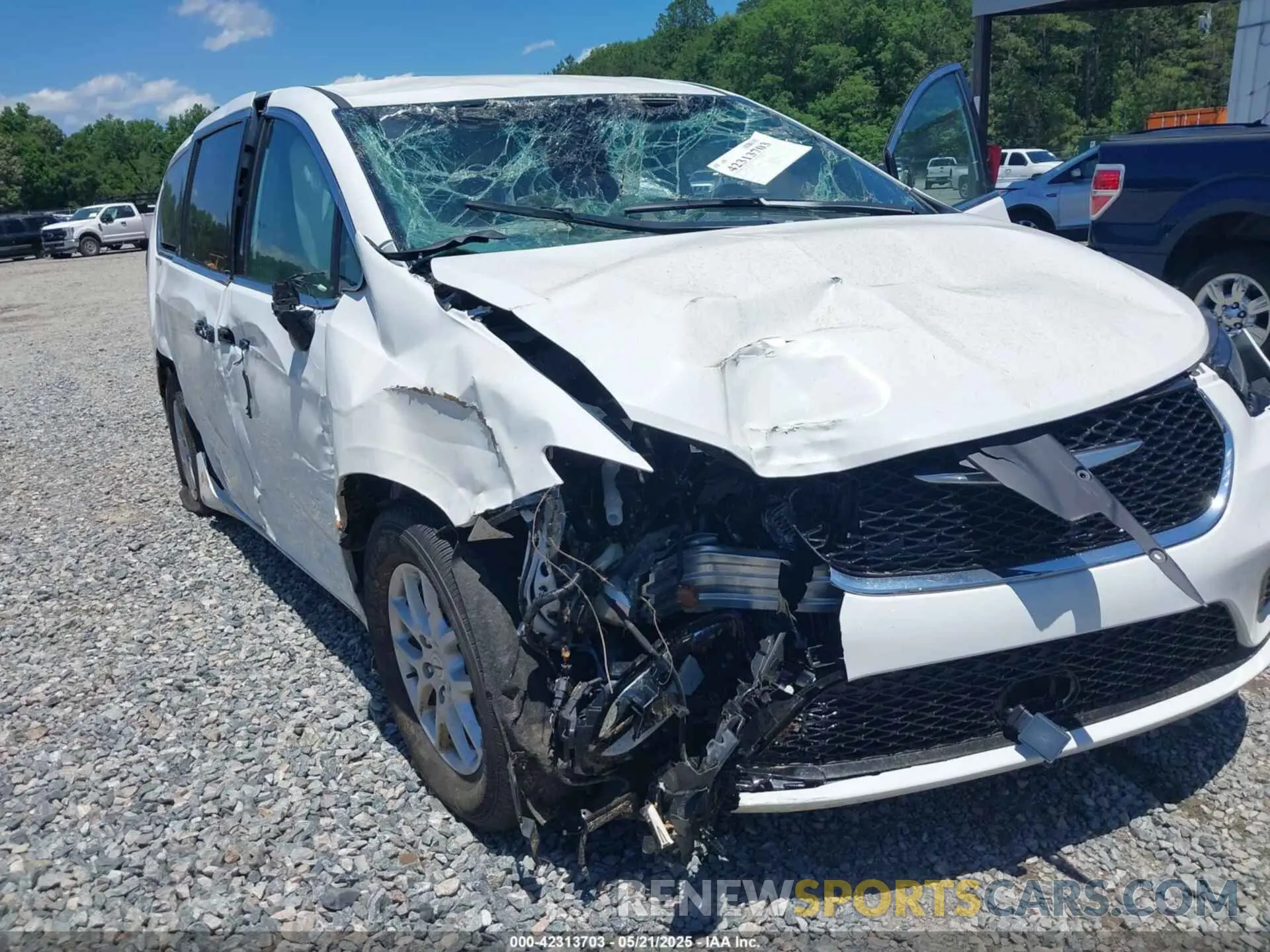 6 Photograph of a damaged car 2C4RC1BG1SR505889 CHRYSLER PACIFICA 2025