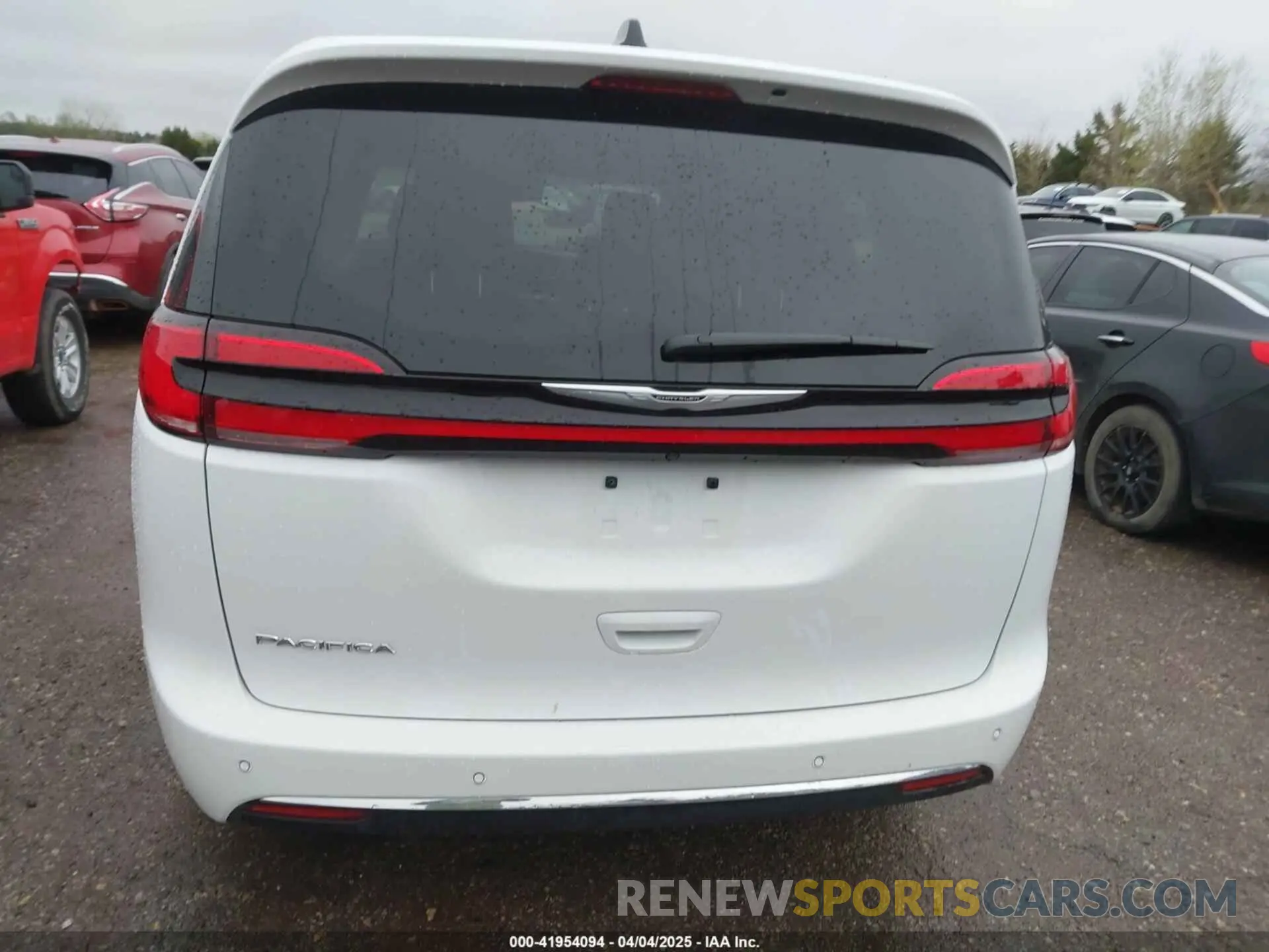 16 Photograph of a damaged car 2C4RC1BG1SR539072 CHRYSLER PACIFICA 2025