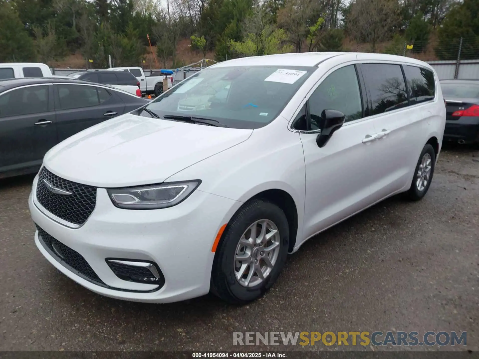 2 Photograph of a damaged car 2C4RC1BG1SR539072 CHRYSLER PACIFICA 2025