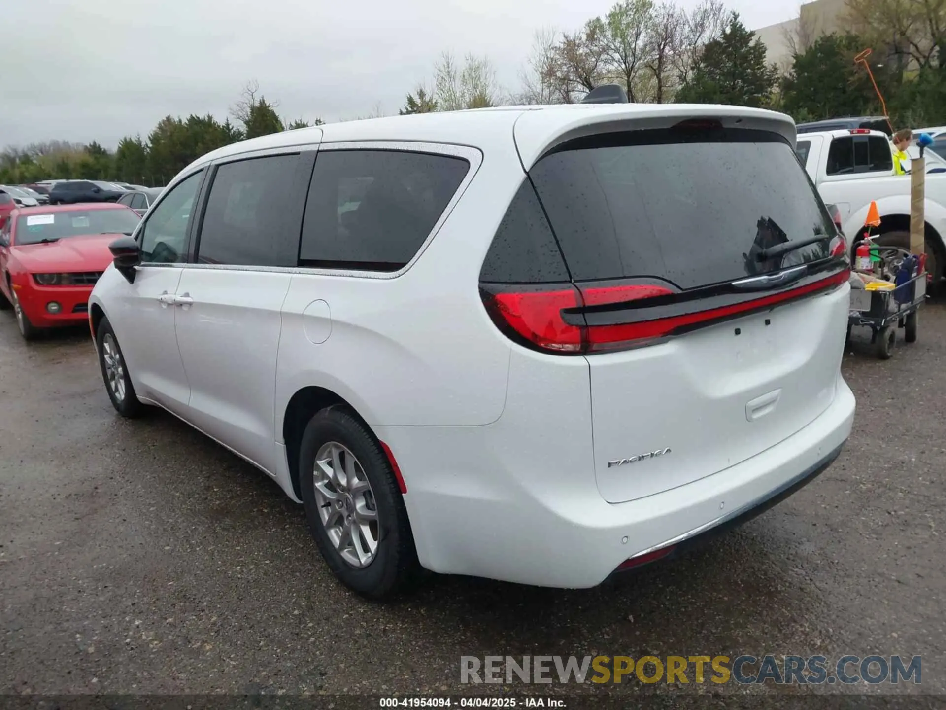 3 Photograph of a damaged car 2C4RC1BG1SR539072 CHRYSLER PACIFICA 2025