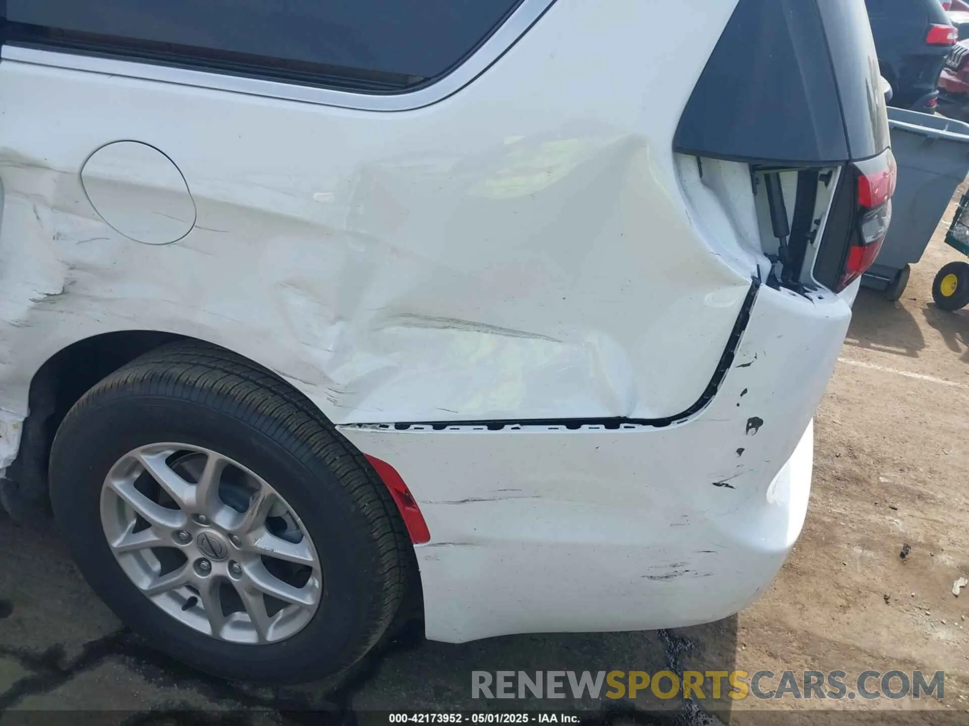 19 Photograph of a damaged car 2C4RC1BG1SR542831 CHRYSLER PACIFICA 2025