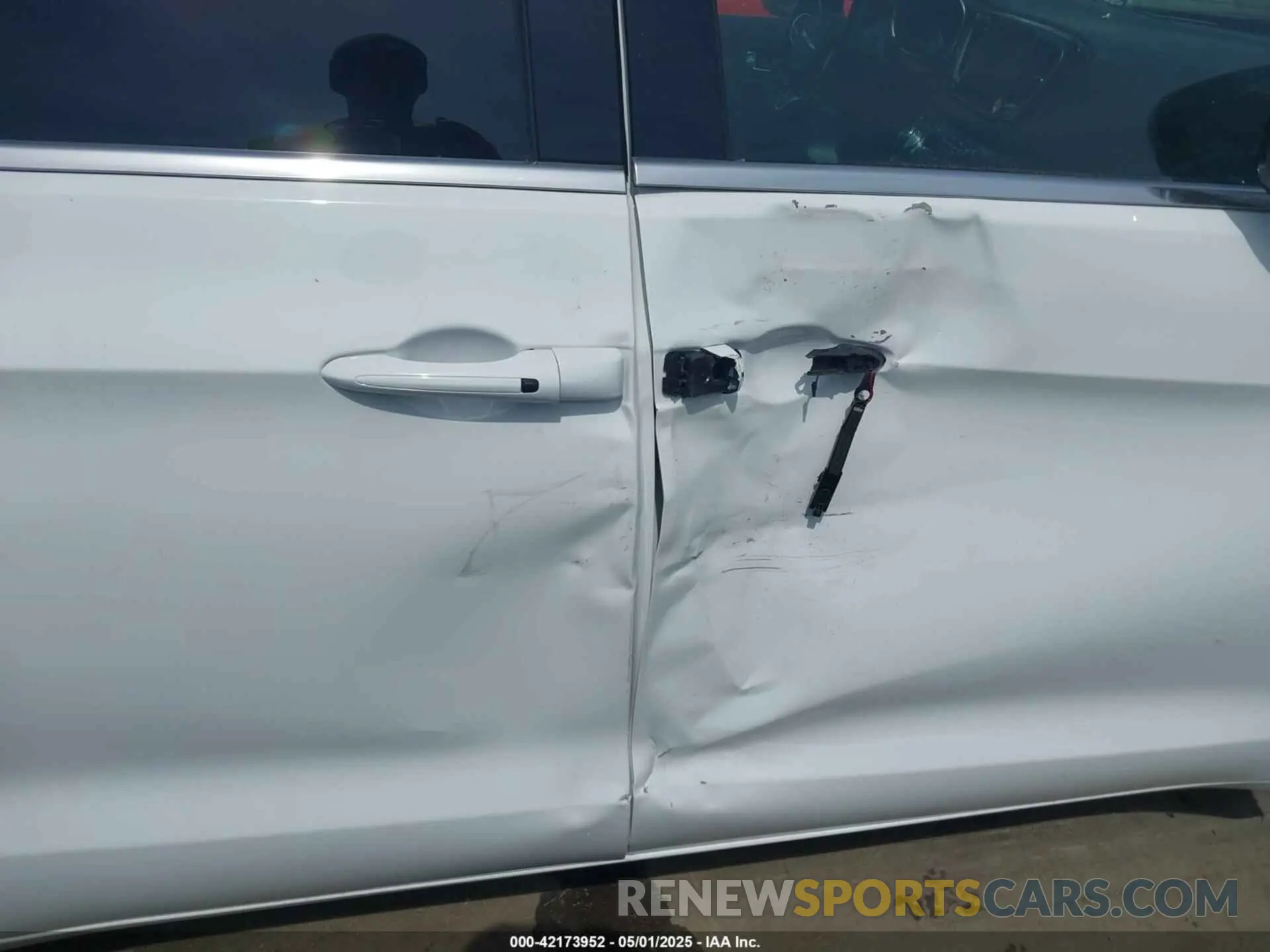 6 Photograph of a damaged car 2C4RC1BG1SR542831 CHRYSLER PACIFICA 2025