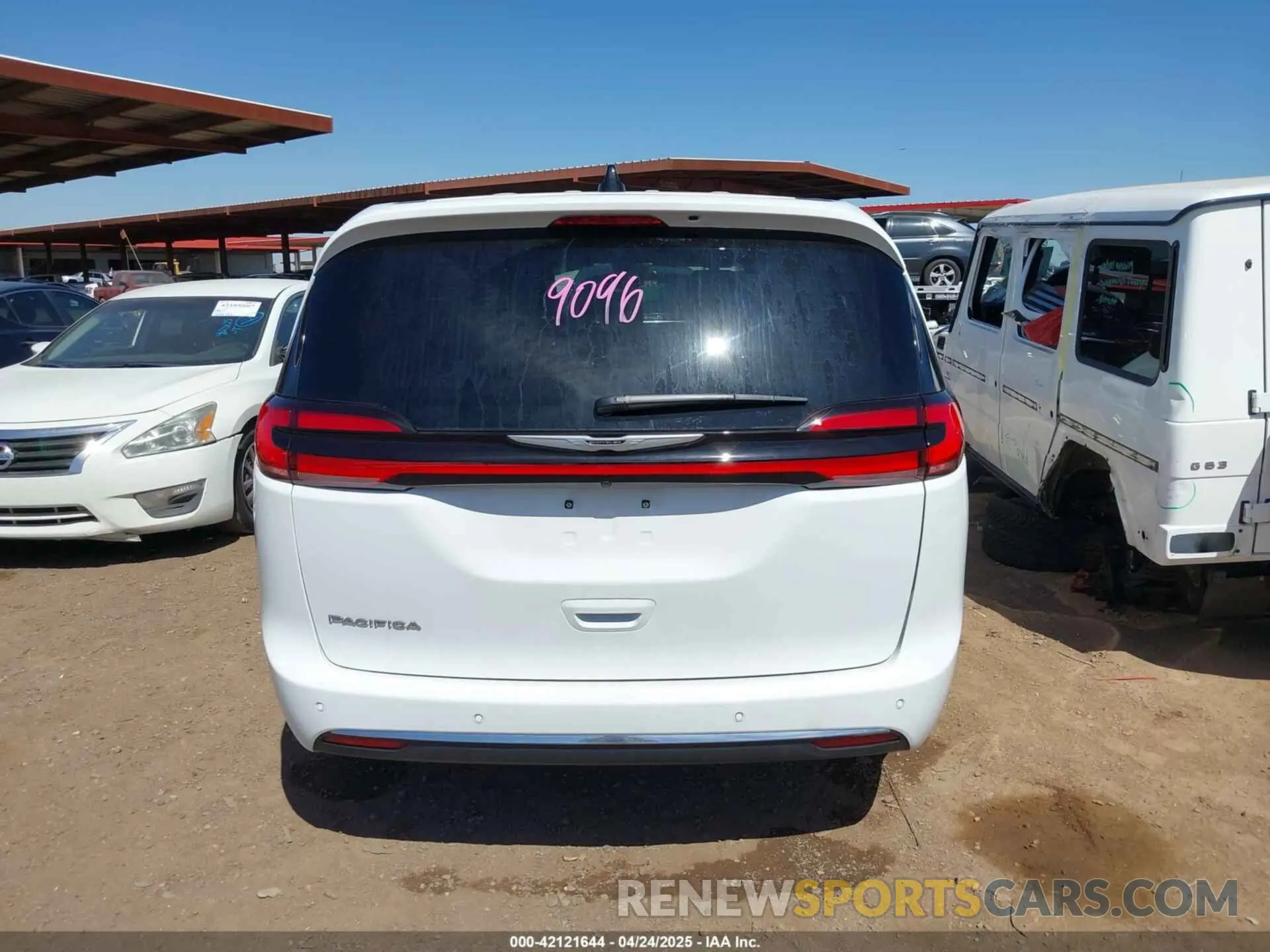 16 Photograph of a damaged car 2C4RC1BG3SR554379 CHRYSLER PACIFICA 2025